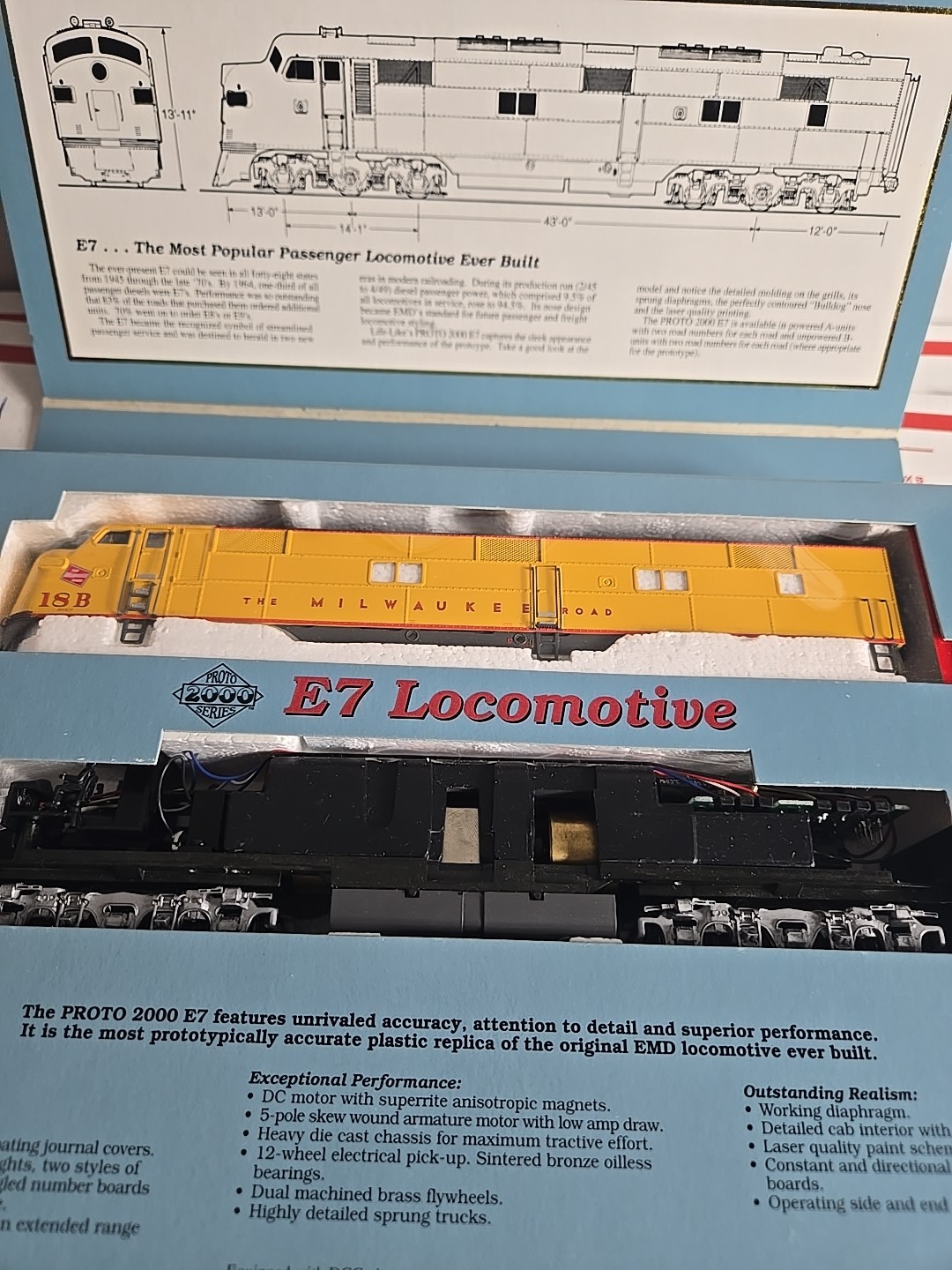PROTO 2000 HO E7 MILWAUKEE ROAD LOCOMOTIVE #18 A-UNIT w/ Mars Light