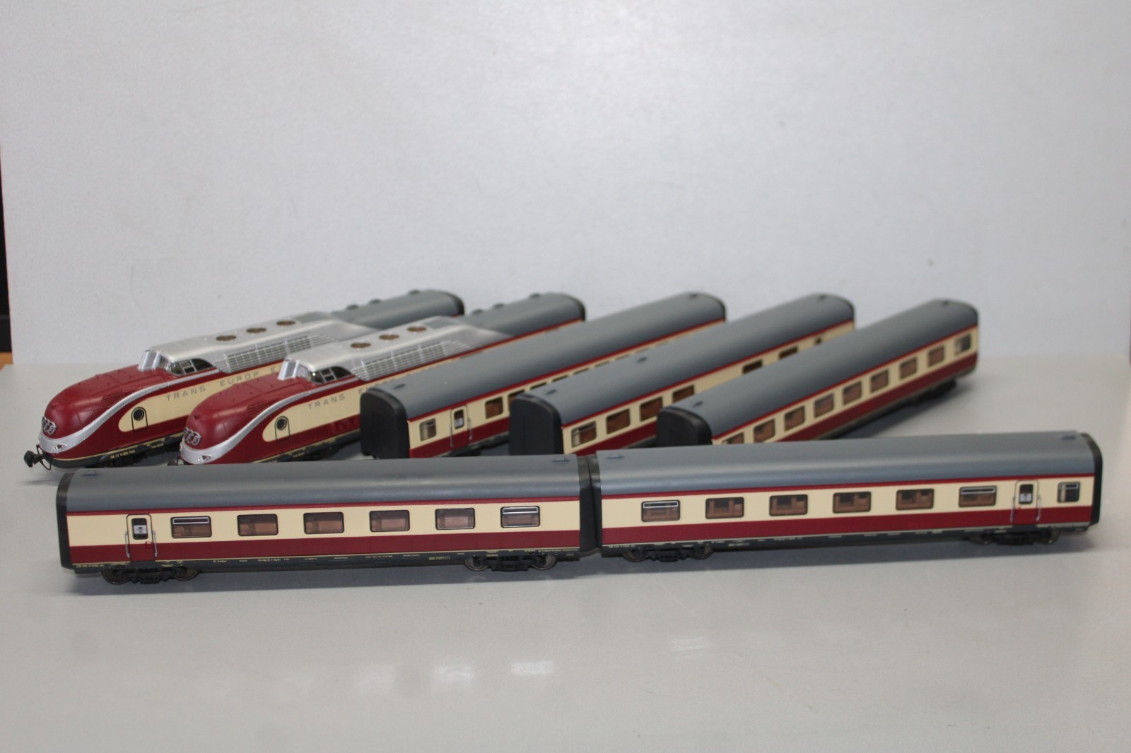 Roco Diesel Train Unit VT 11.5 TEE 7-Piece Scale H0