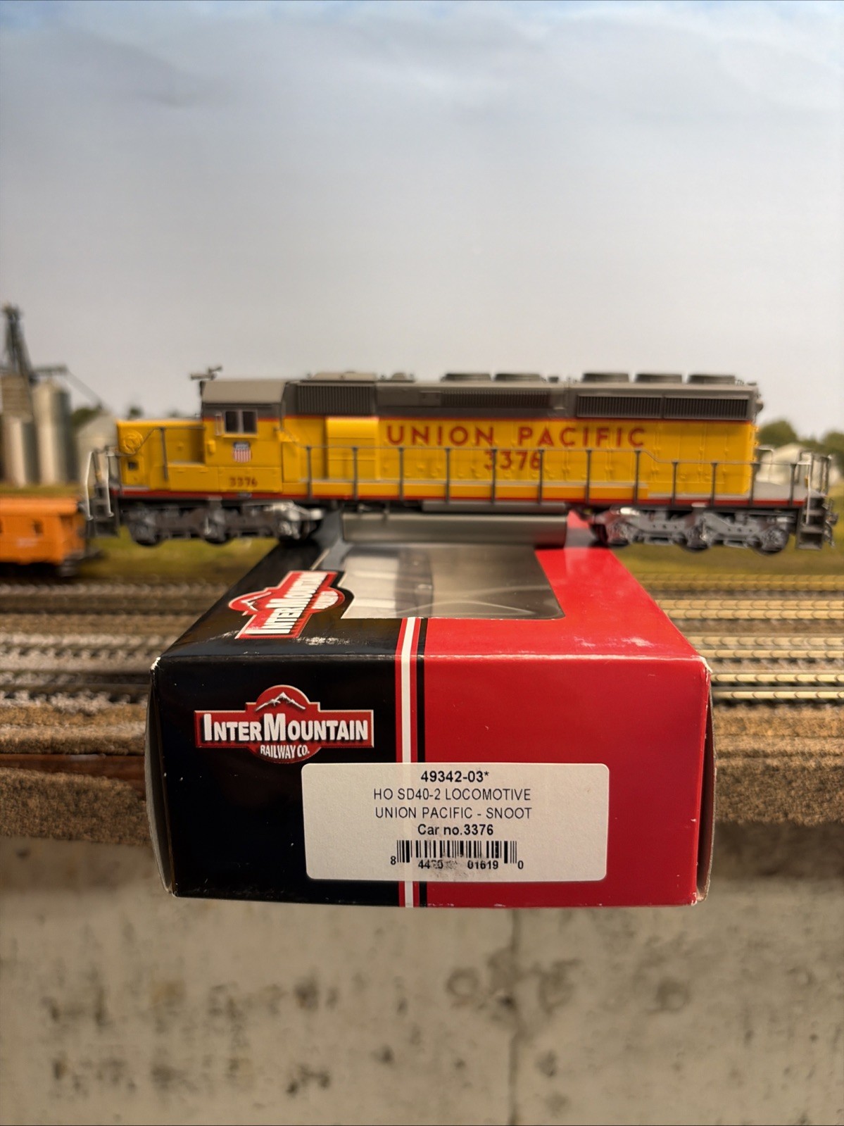 HO Scale, InterMountian Sd40-2 “UP” #3376 Snoot Nose Locomotive DCC Motion