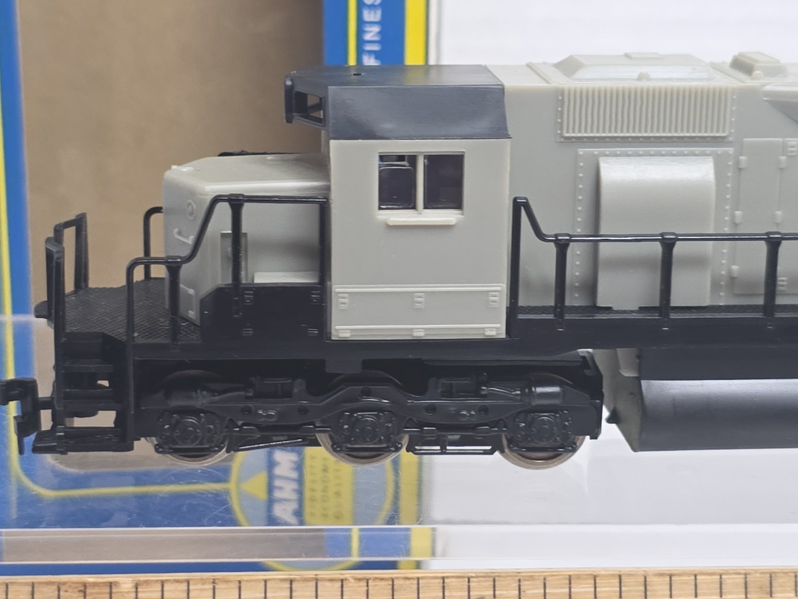 AHM HO Scale 5030-07 Undecorated EMD SD-40 W/ Flywheel Runs Read Desc. LNIB