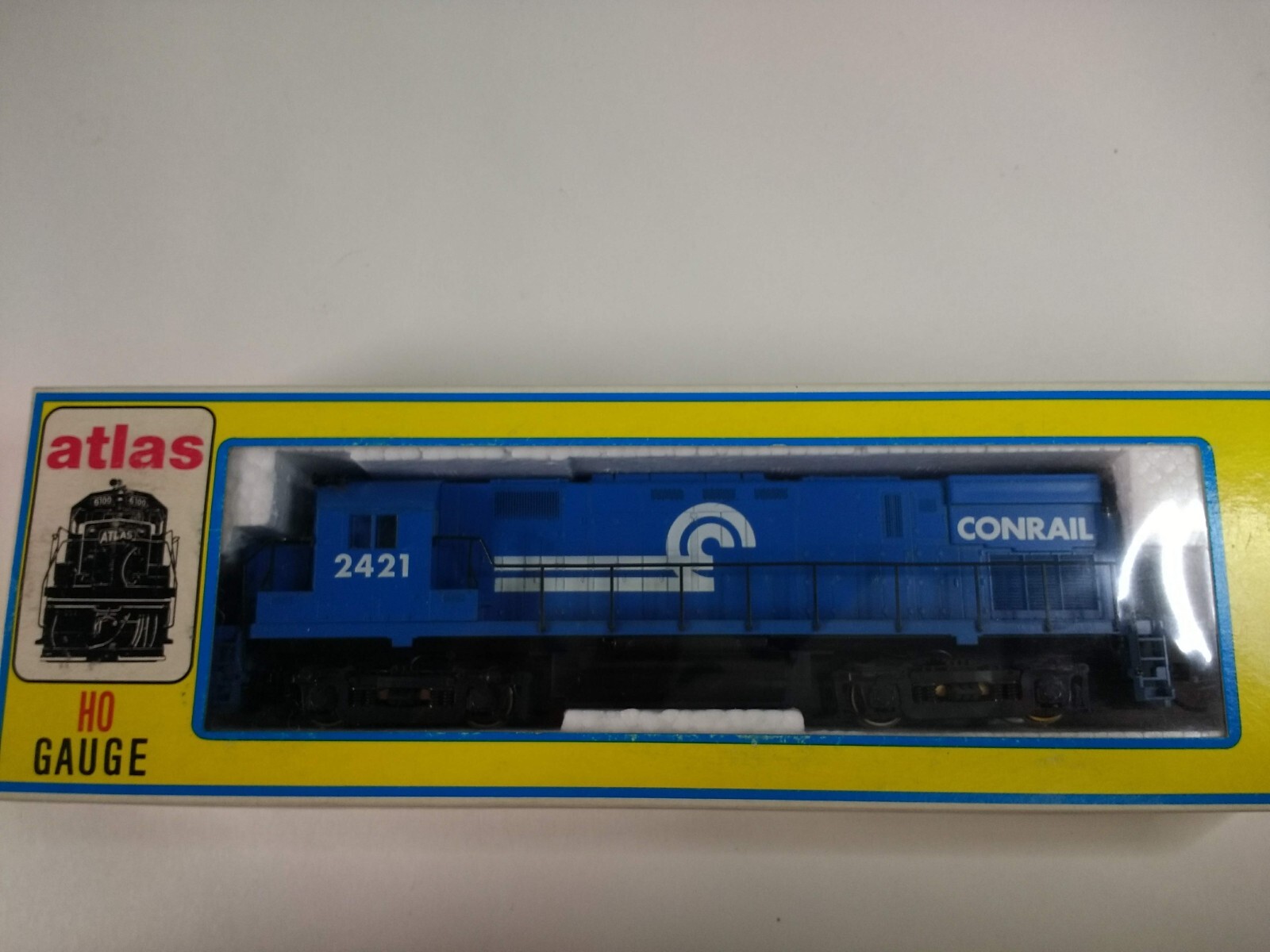 Kato / Atlas 8037 ALCO C-425 Conrail #2421 HO Scale DC – Kadee Knuckle Couplers