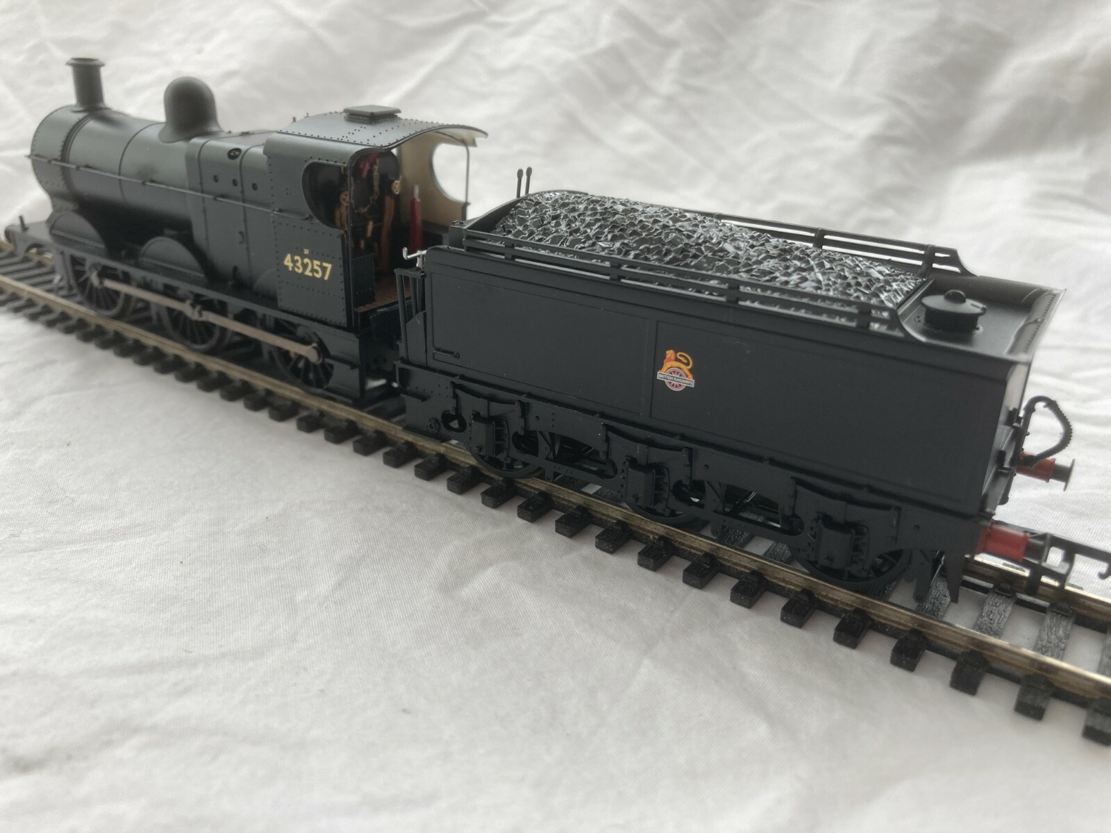 745 Bachmann 31-626A Class 3F 0-6-0 ‘43257’ BR Black Early Emblem. Boxed. Mint.
