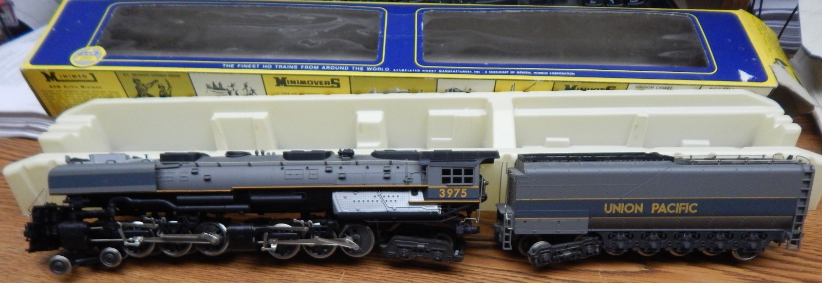 AHM 5112-3 UNION PACIFIC GREY 4-6-6-4 CHALLENGER LOCOMOTIVE USED W/BOX RUNS GOOD