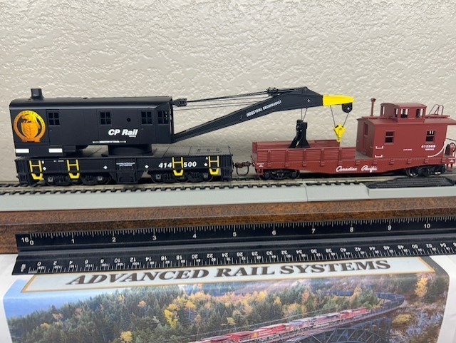 CP RAIL / CANADIAN PACIFIC 200 ton ROTATING HD WRECK CRANE w/TENDER HO SCALE NEW