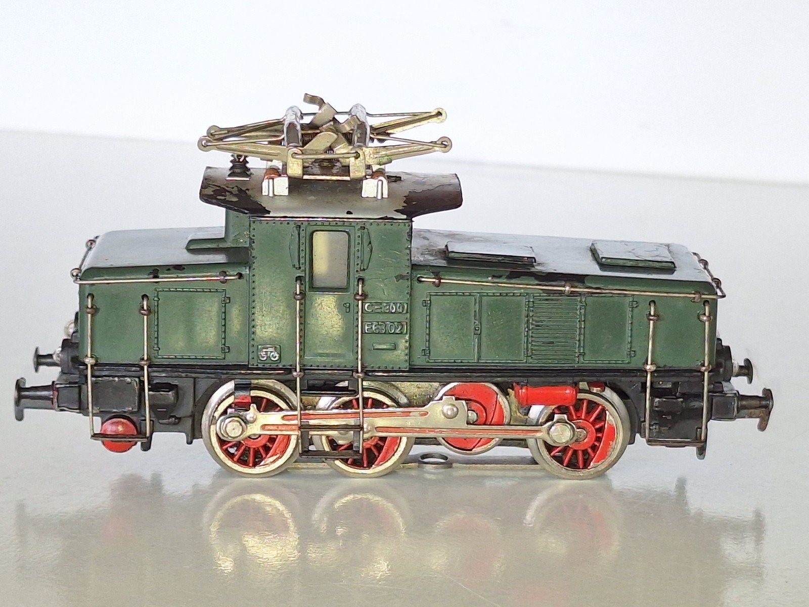 Marklin CE800, 3001. 0-6-0 Electric Loco.3 rail AC analogue. Good Cond.HO scale
