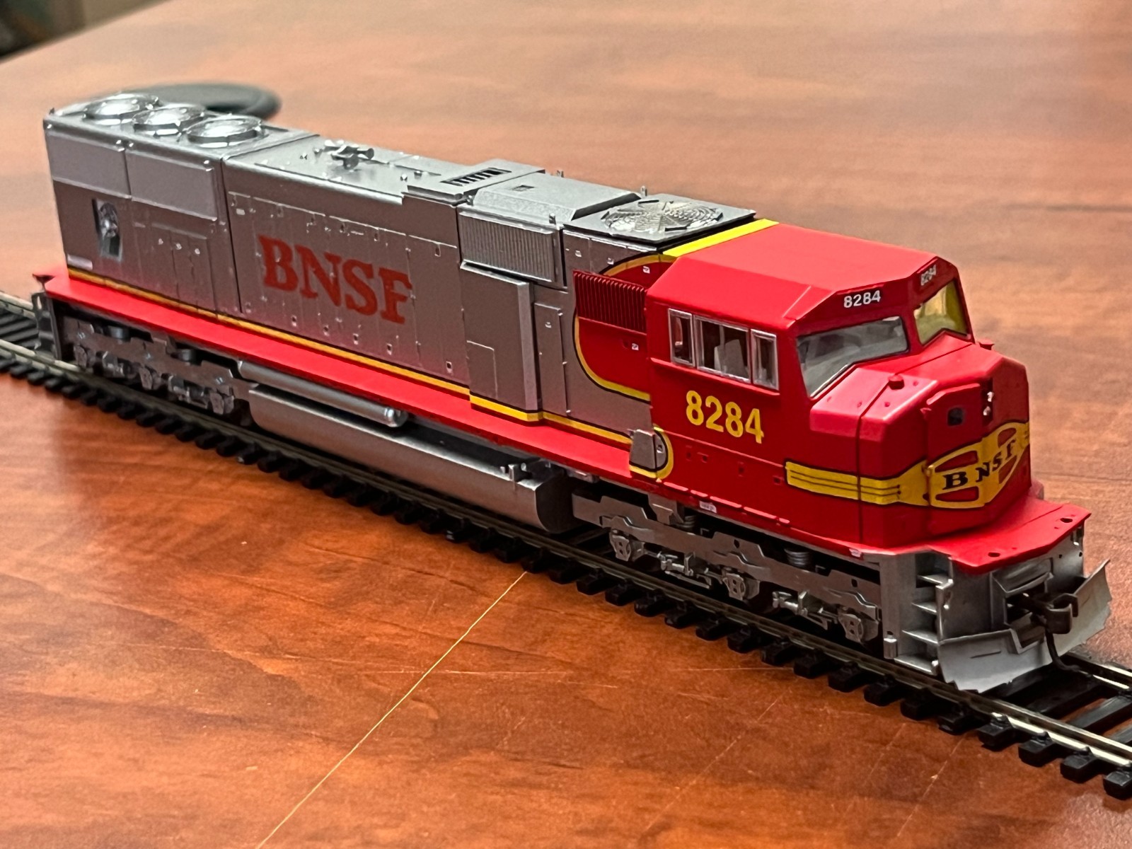 BNSF SD75I Locomotive – Rd# 8284 – Athearn Genesis (G6147) HO scale – NIB