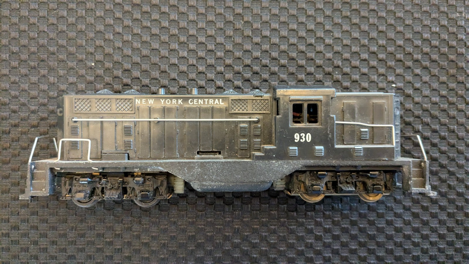 Marx HO EMD GP9 diesel NYC #930, Runs nice