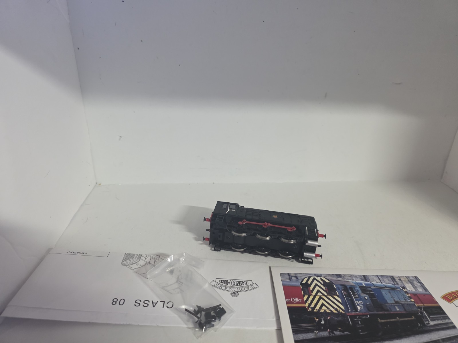 Bachmann Branchline BR Class 08 Shunter Locomotive OO Scale DC
