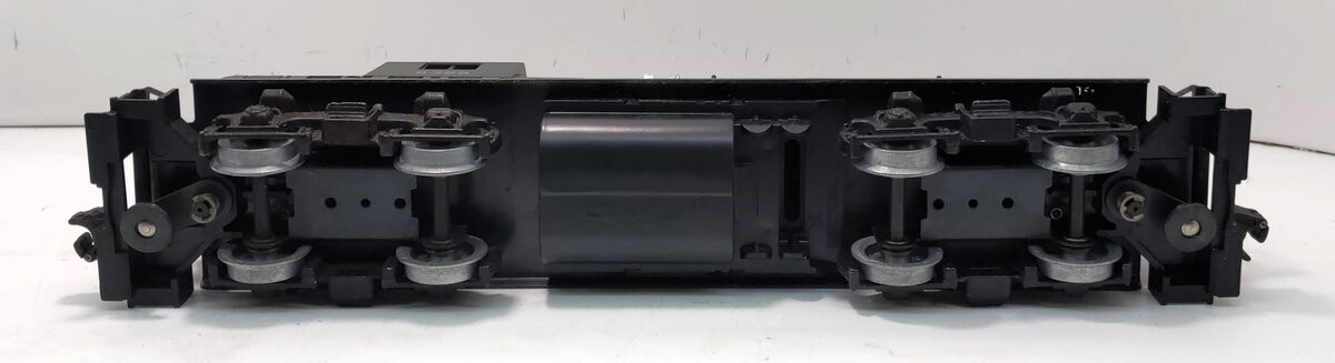 Lionel 6-8358 O Gauge Pennsylvania GP-9 Non-Powered Diesel Locomotive EX/Box