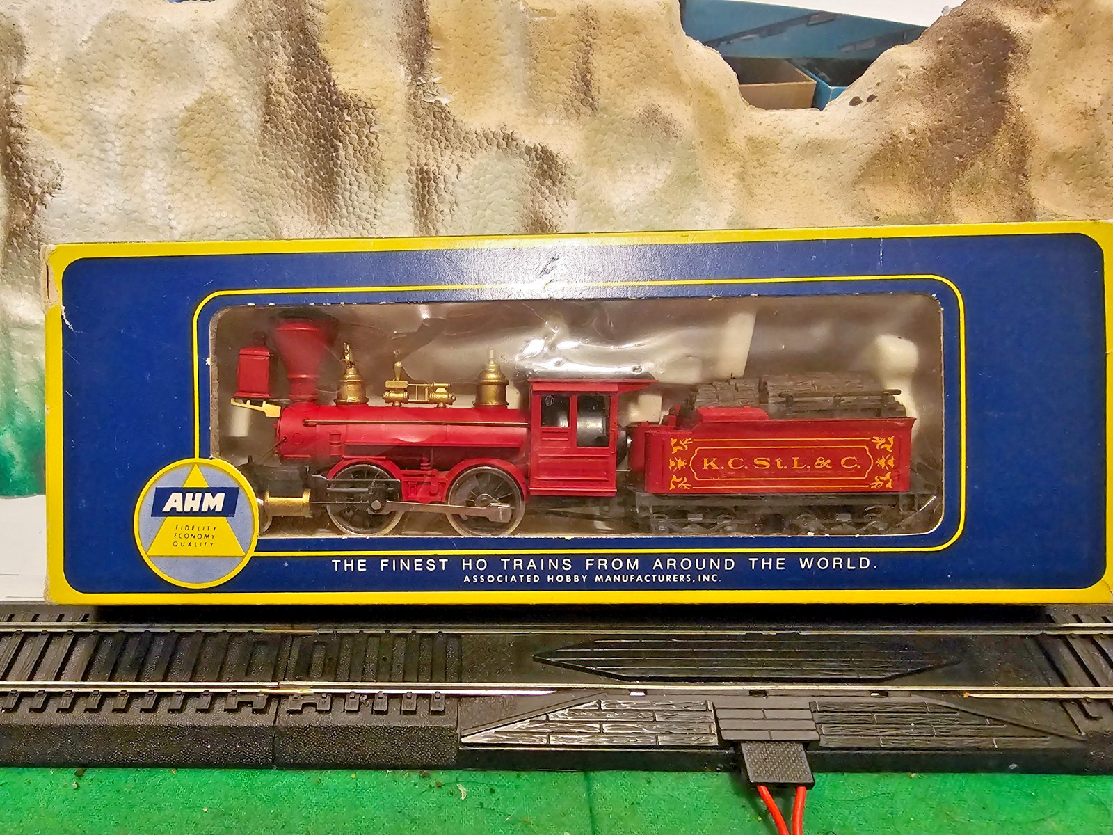 HO Scale AHM / Pocher KCStL&C JW Bowker 2-4-0 Locomotive & Tender in Box / Runs!