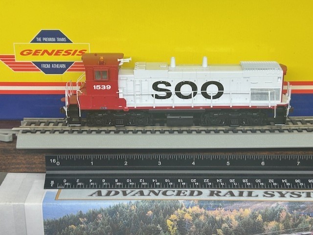 SOO LINE MP15ac SWITCHER LOCO – DC/DCC Ready – HO Scale -” GENESIS ” NEW OOP