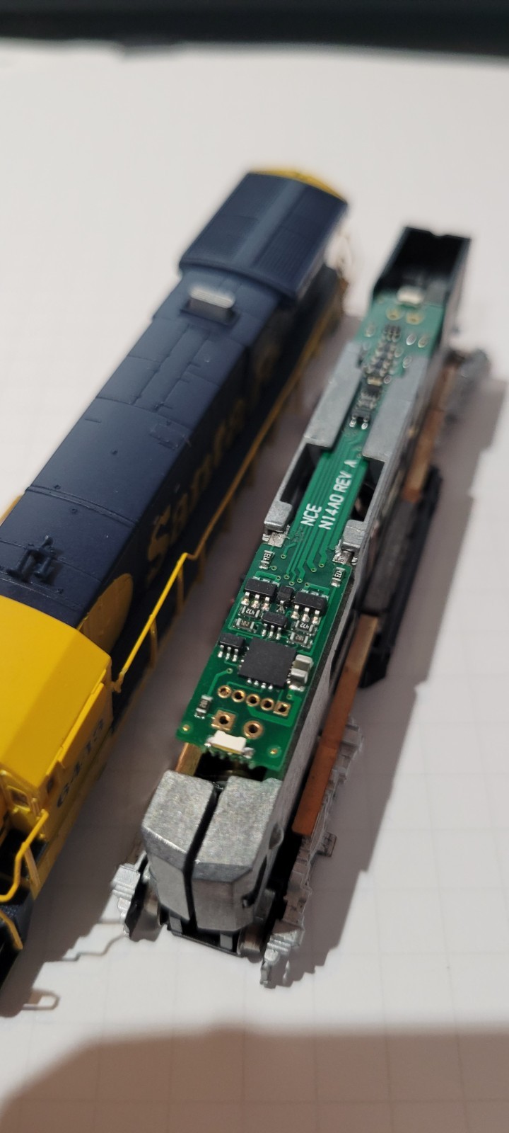 Atlas N Scale ATSF B23-7 SANTA FE #6413 DCC