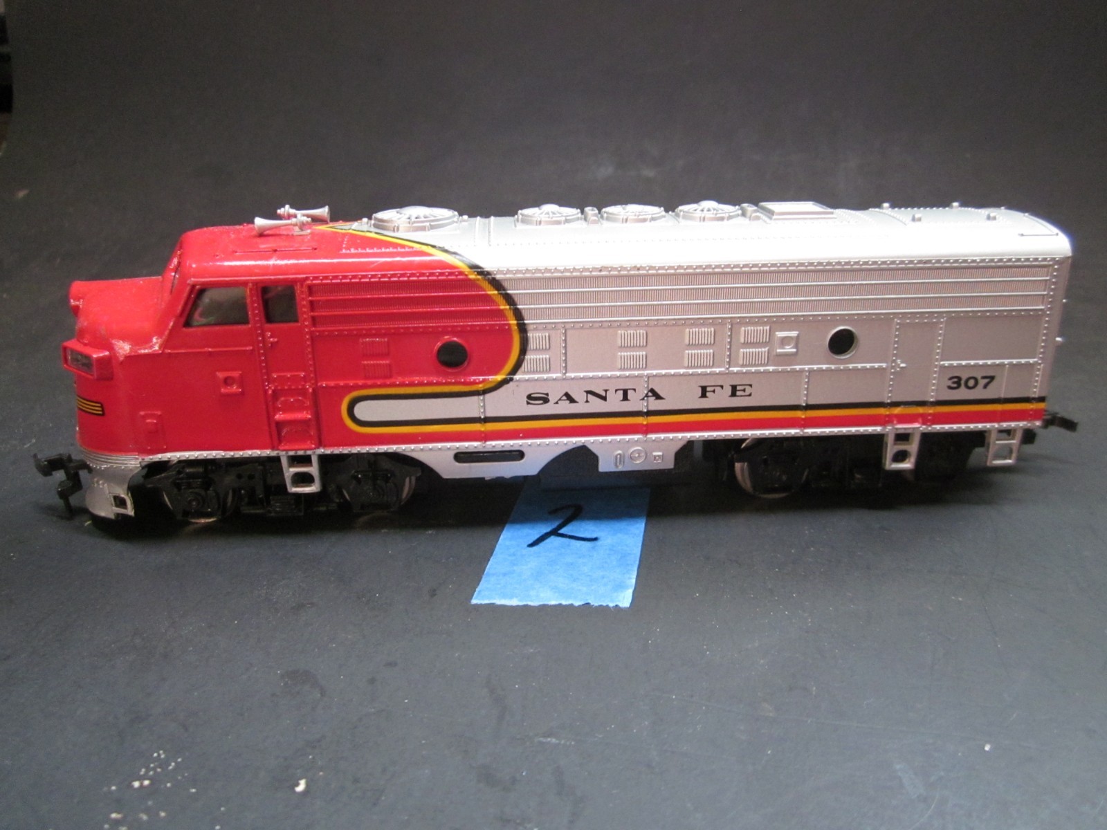 Bachman HO Scale Santa Fe 307 Diesel Locomotive – Works