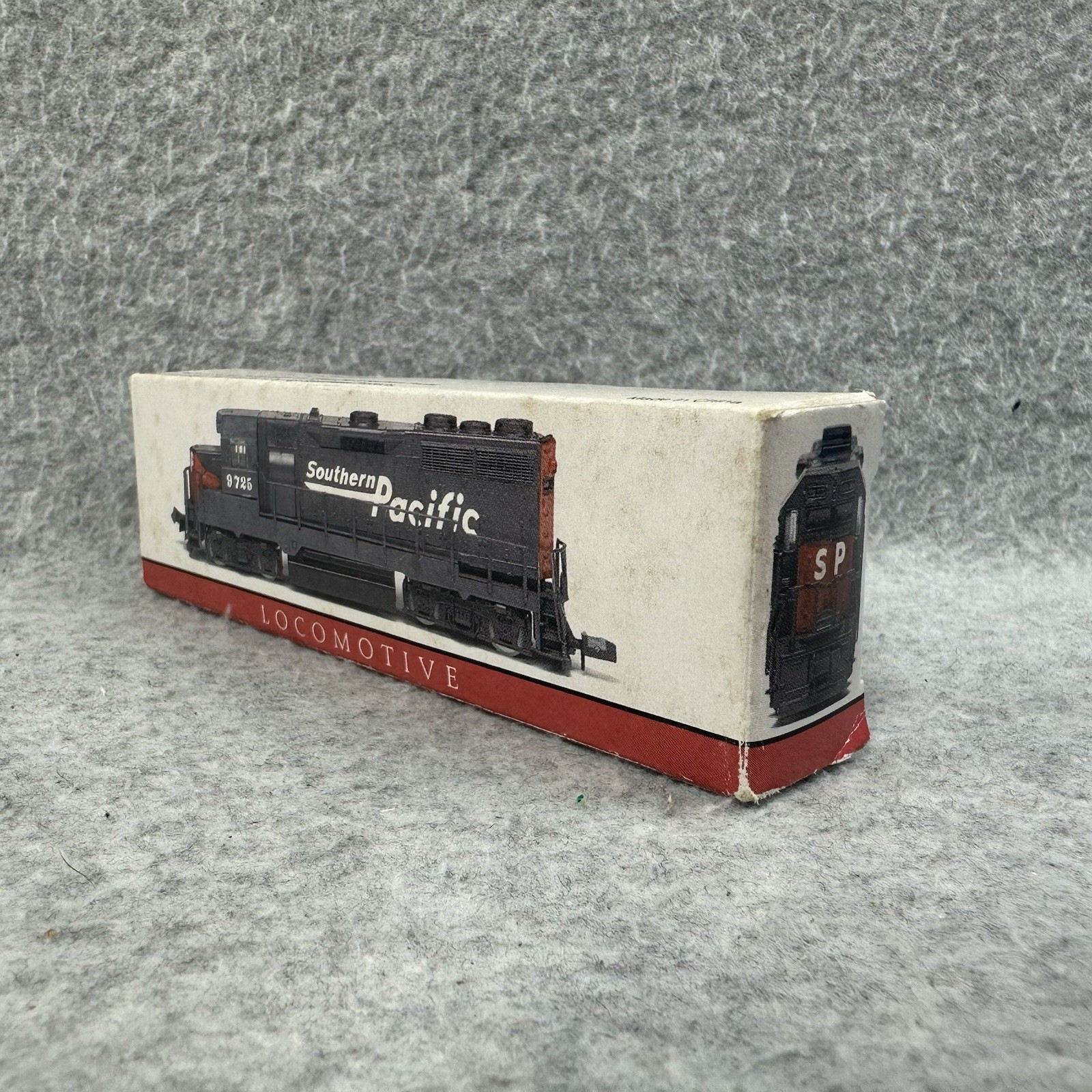 Southern Pacific SP 9725 N Scale Locomotive Train Engine 4.5” NOS w Box