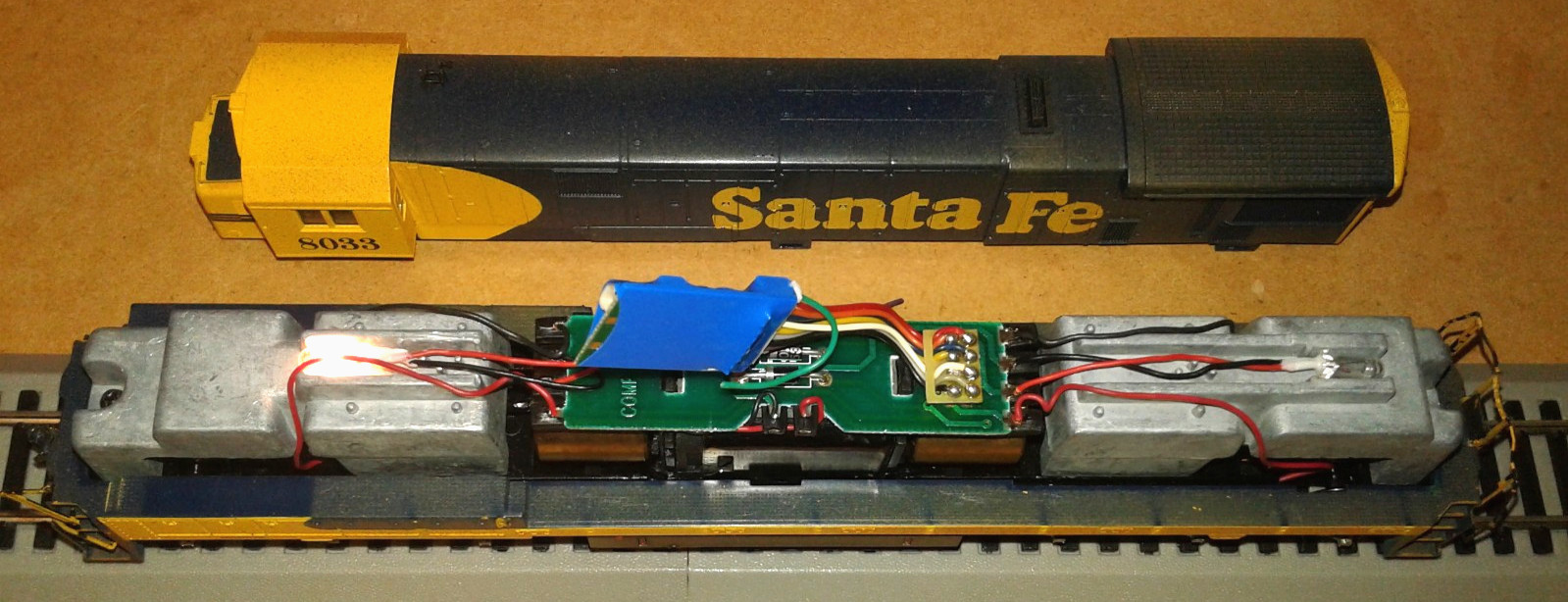 HO SCALE ATLAS GE C30-7 SANTA FE ATSF #8033 8603 DCC