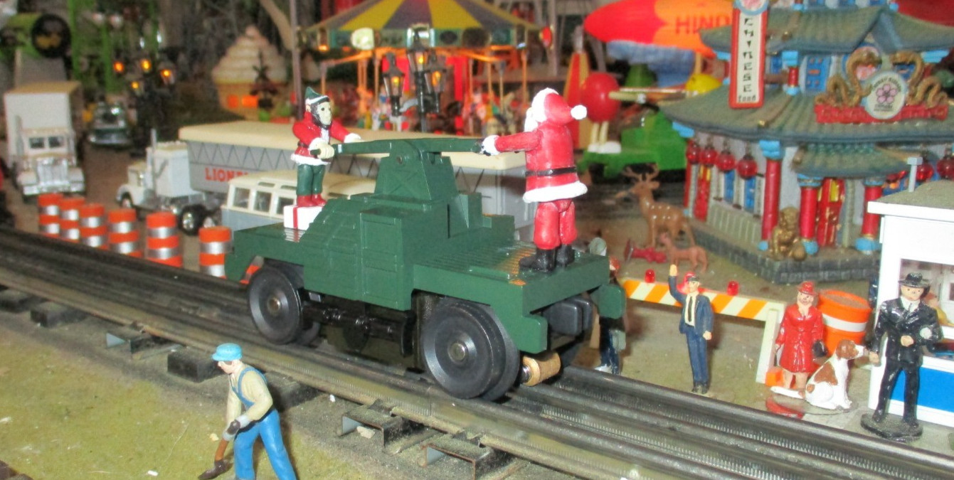 MTH 30-2511 Christmas Santa & Elf Green Bump-N-Go Hand Car O/027 ga. wks/ Lionel