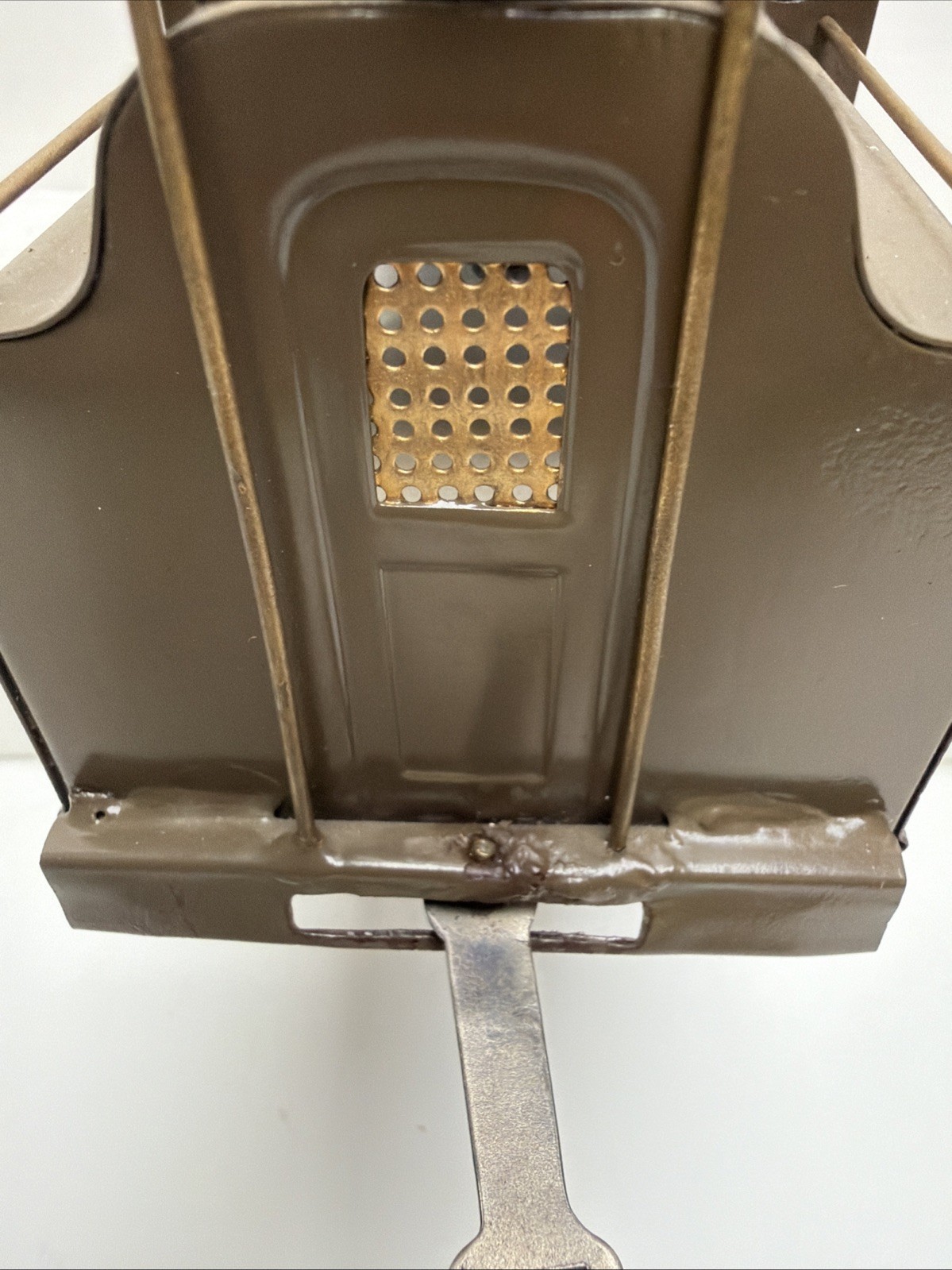 LIONEL PREWAR STANDARD GAUGE 42 ELECTRIC LOCOMOTIVE SHELL WITH TRIM – REPAINTED