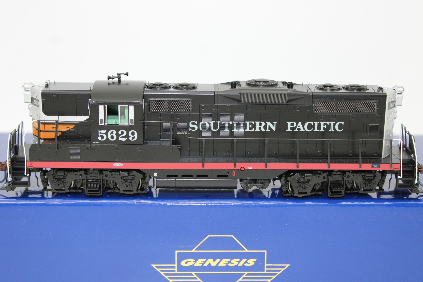Athearn Genesis HO Southern Pacific Black Widow GP9 Diesel Locomotive DCC Sound
