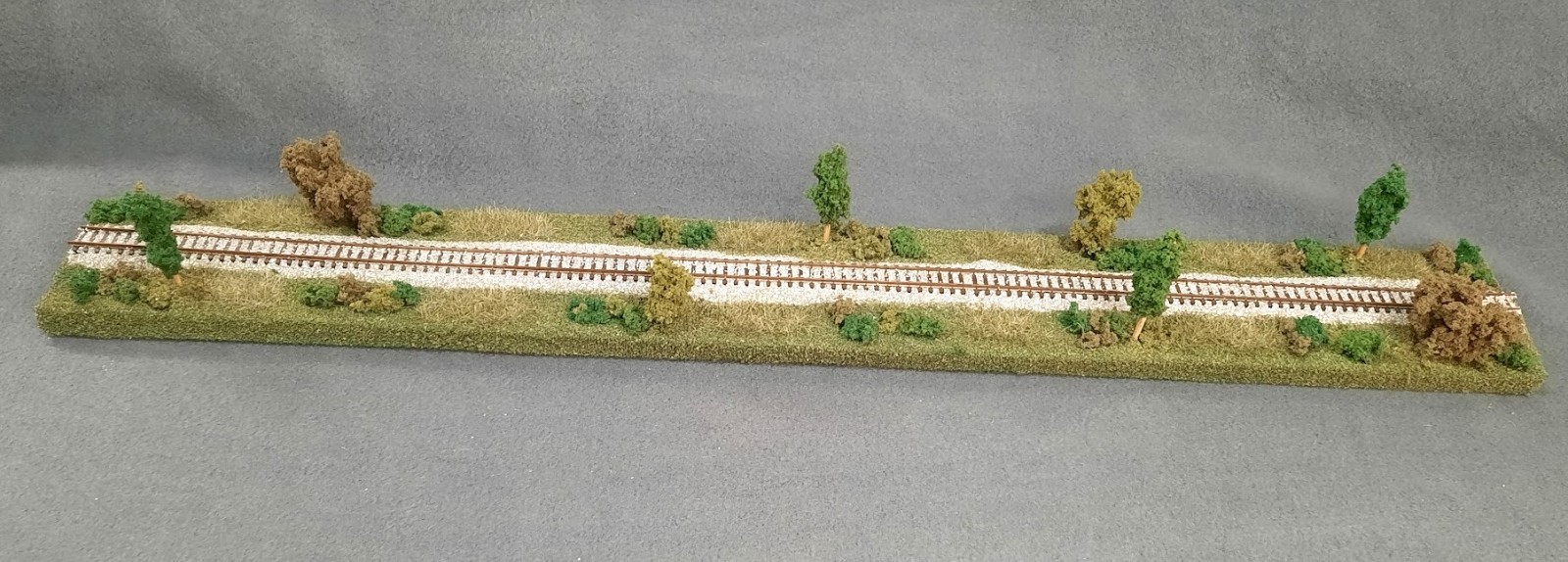 N SCALE 24″ “SUMMER SCENE ” DISPLAY DIORAMA FOR ANY N SCALE TRAINS