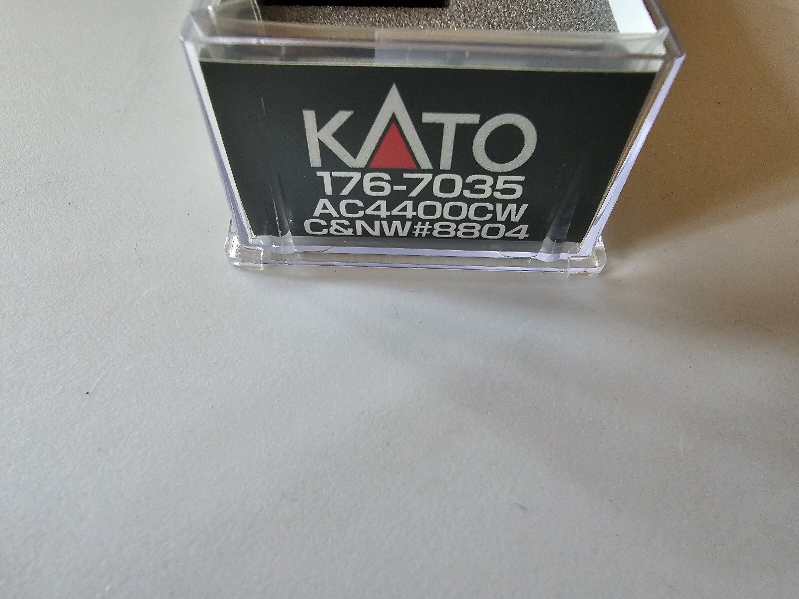 KATO N GE AC4400CW CNW LOCOMOTIVE W/DCC CHICAGO & NORTHWESTERN 176-7035-DCC