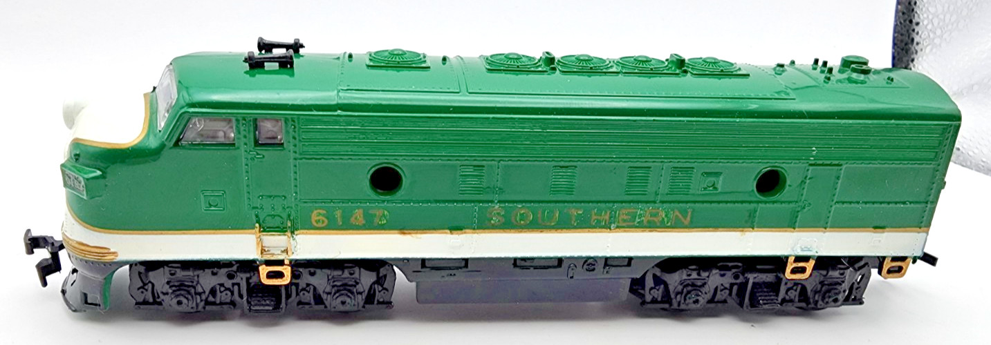 Life Like HO 1:87 F-7 Diesel Locomotive 6142 Southren Road Tested & Runs
