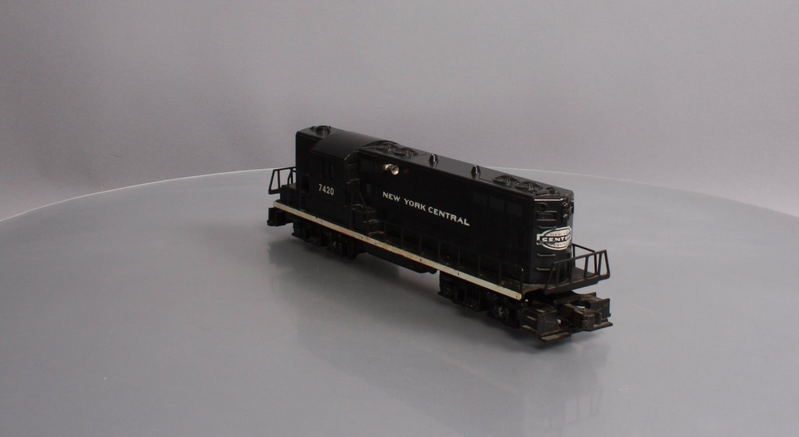 Lionel 6-18513 O Gauge New York Central GP-7 Diesel Locomotive #7420 NIB