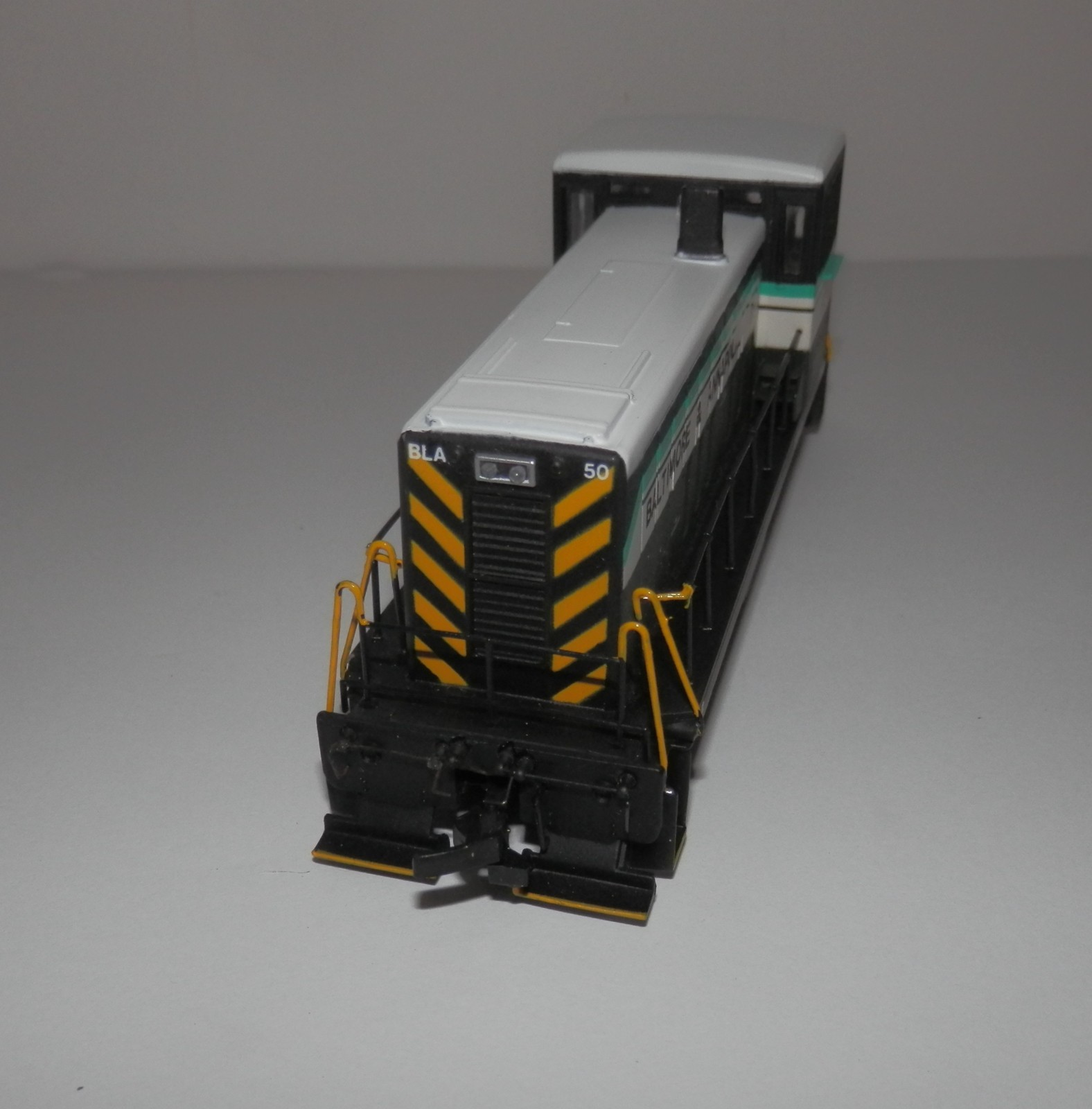 Spectrum HO Scale POWERED Baltimore & Annapolis RR 50 GE 70 Ton Diesel #81102