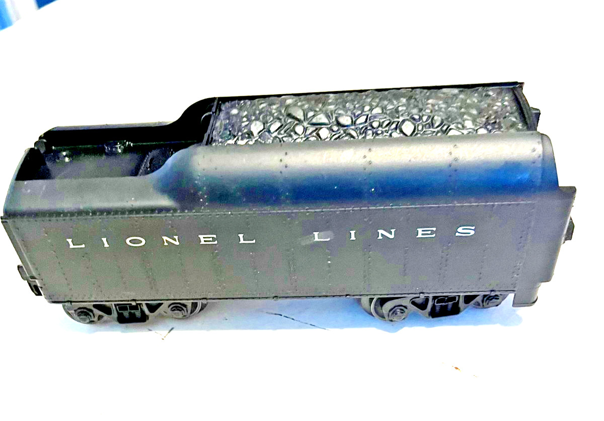 Vintage Lionel steam train set – locomotive #2026, tender, 4 Freight Cars, RUNS