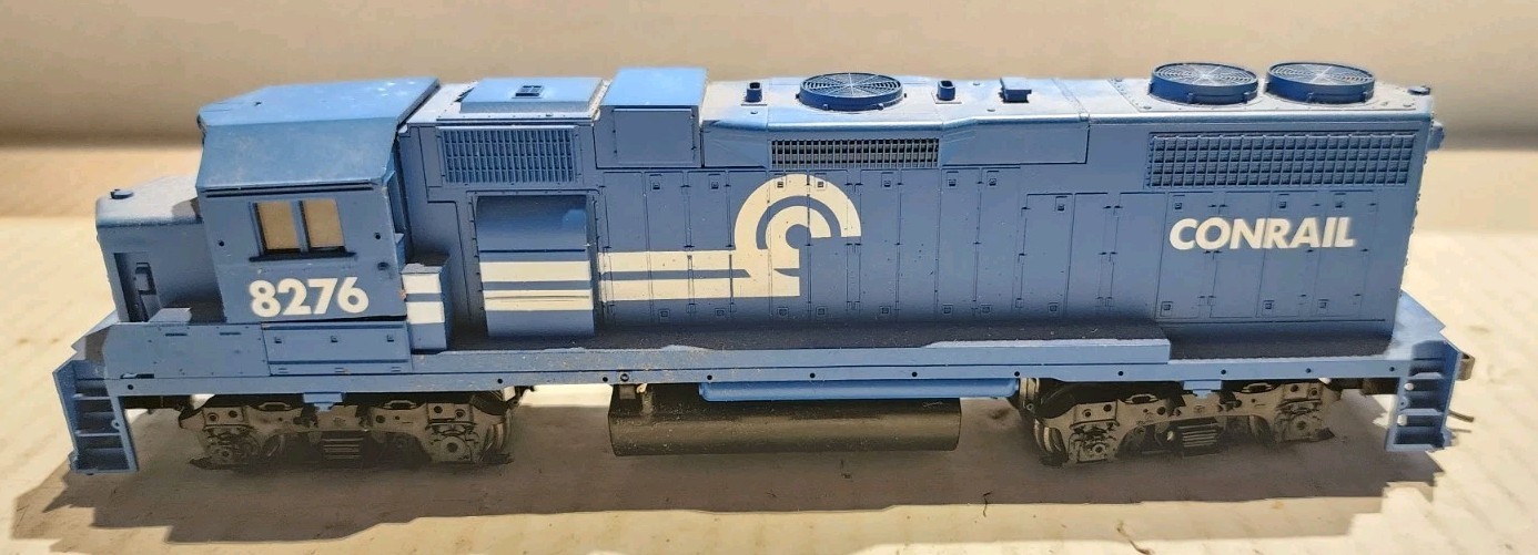 Athearn HO Scale GP38-2 Diesel Engine Conrail #8276