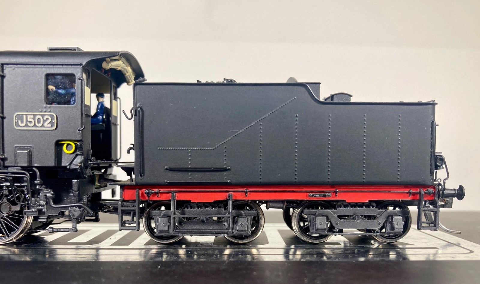 Trainbuilder – Victorian Railways – J Class # J502 Black & Red Steam Locomotive