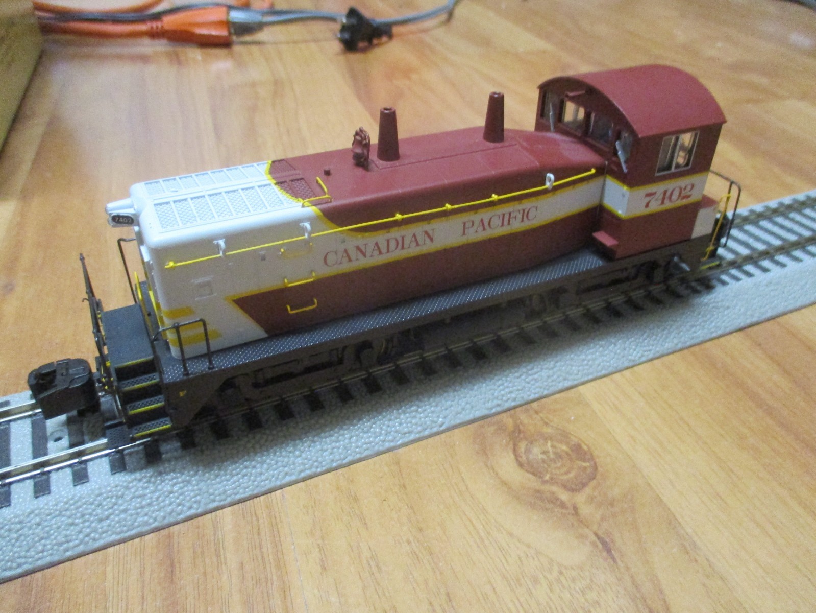S Helper 00104 CP SW-9 Diesel (5/29/26) Hirail AC