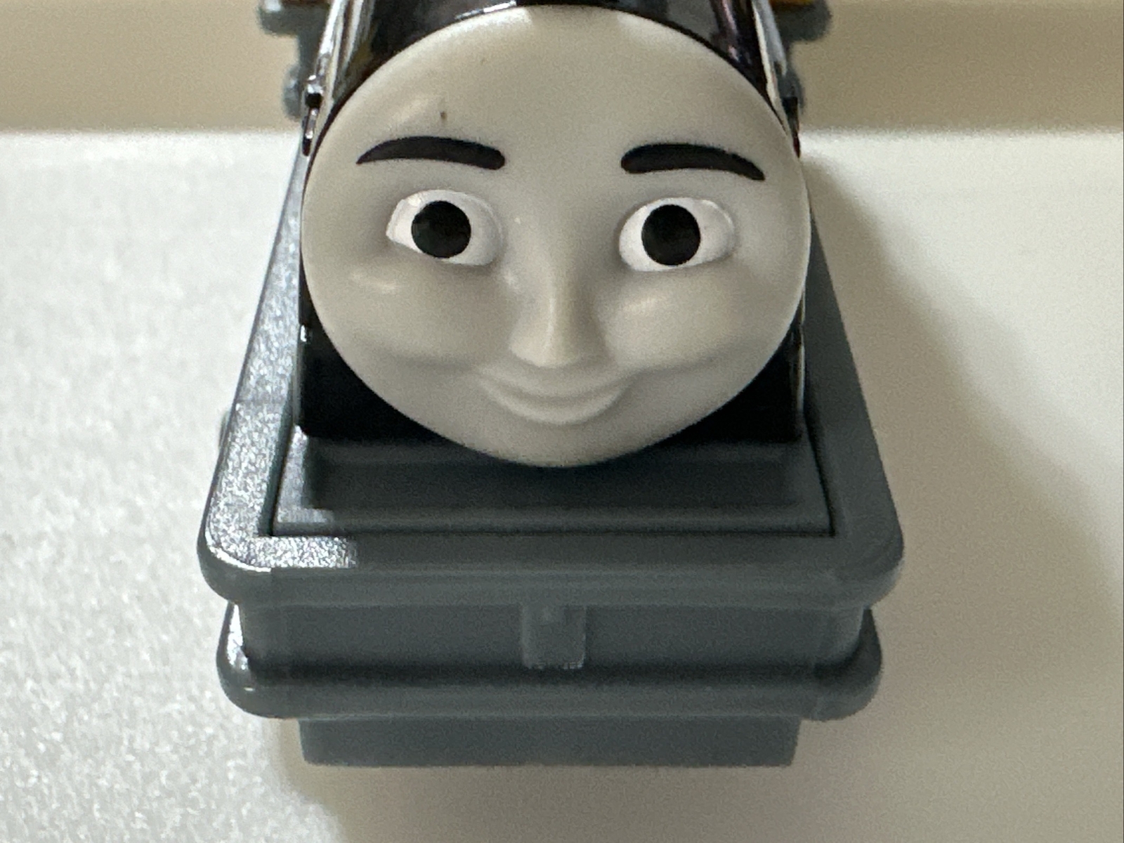 MATTEL THOMAS THE TRAIN ENGINE 2009 BASH No T4195, MOTORIZED,