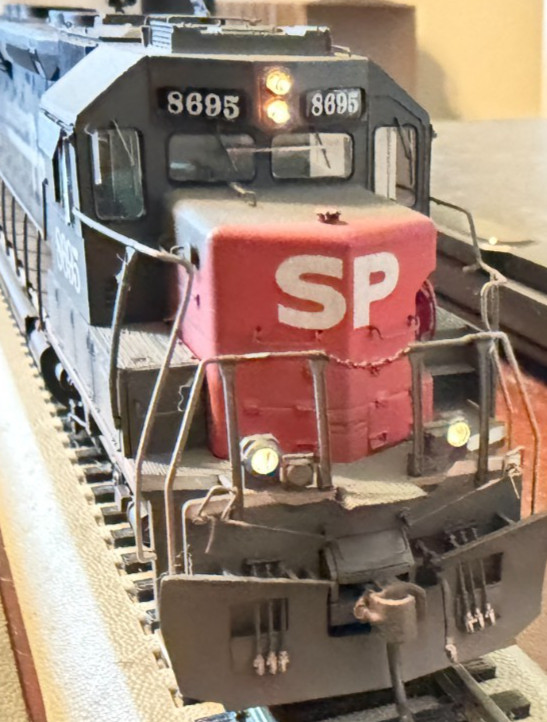 HO Athearn Genesis Southern Pacific SD40M-2 with DCC & Sound – Weathered