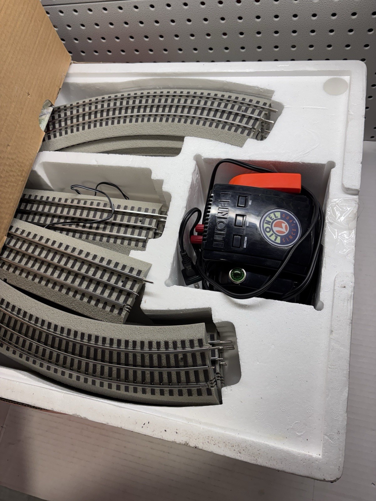 Lionel O Gauge Analog Train Starter Set 6-30053 Light Sound Real Smoke