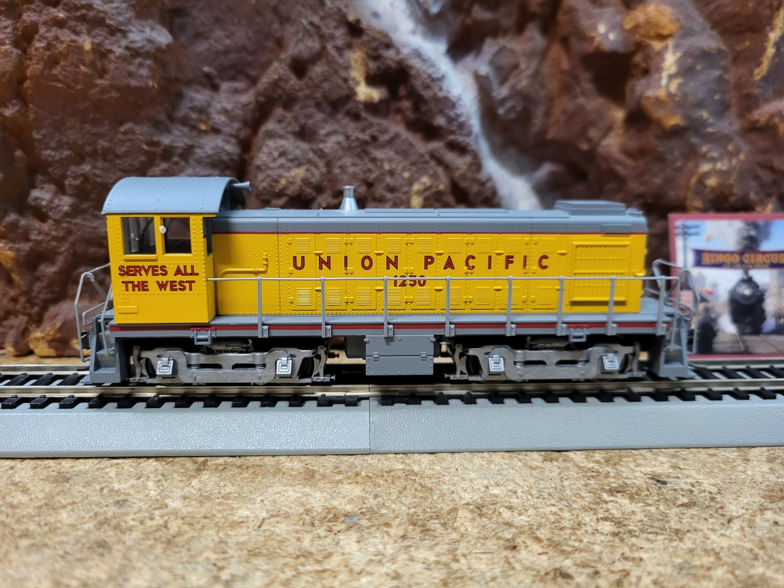 Atlas 8828 HO Scale ALCO S-3 Switcher Union Pacific #1250, $7/$3/$15 Ship
