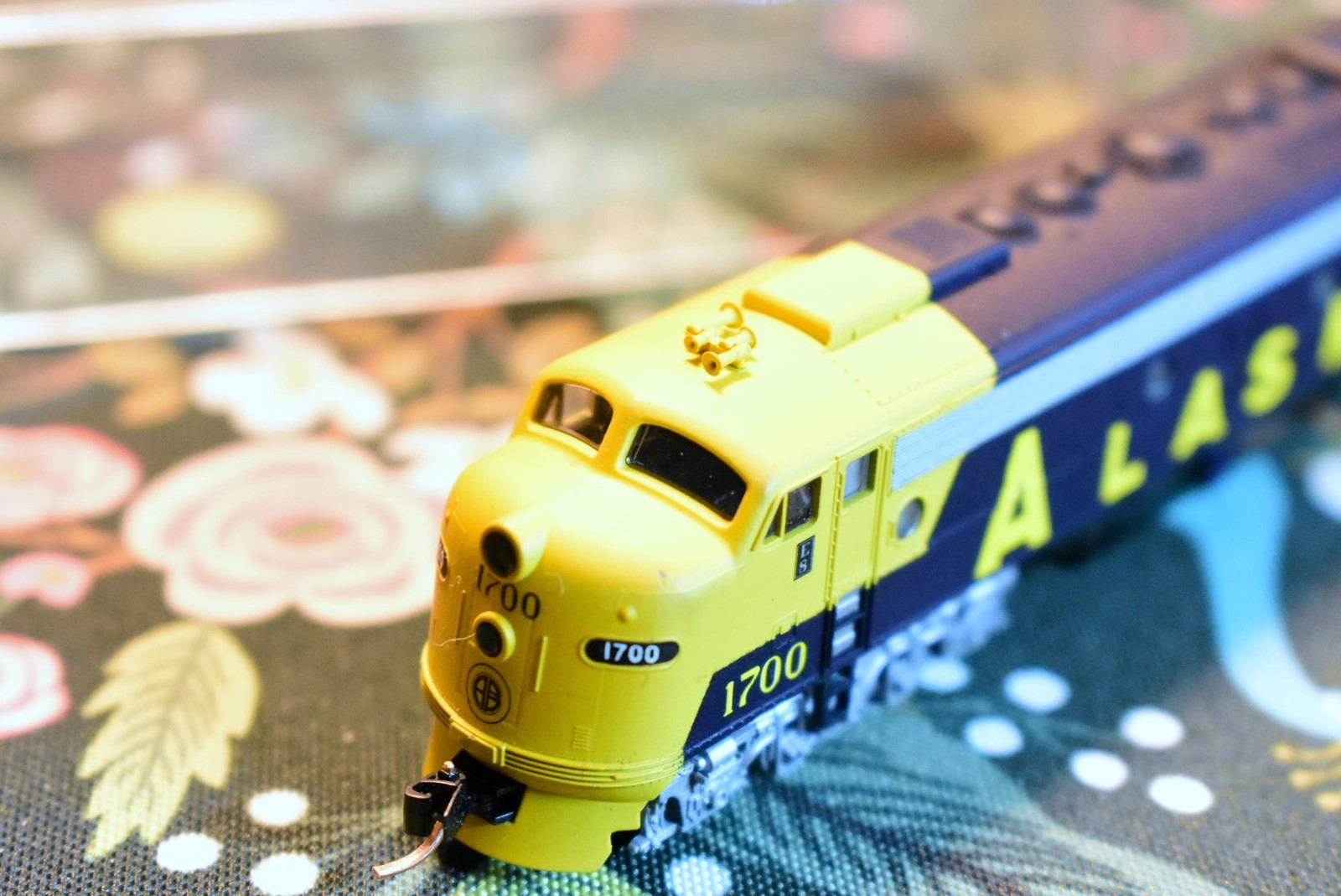 N Scale KATO Dream Designs Alaska Railroad F7 A/B Locomotives 1700 1701 EX