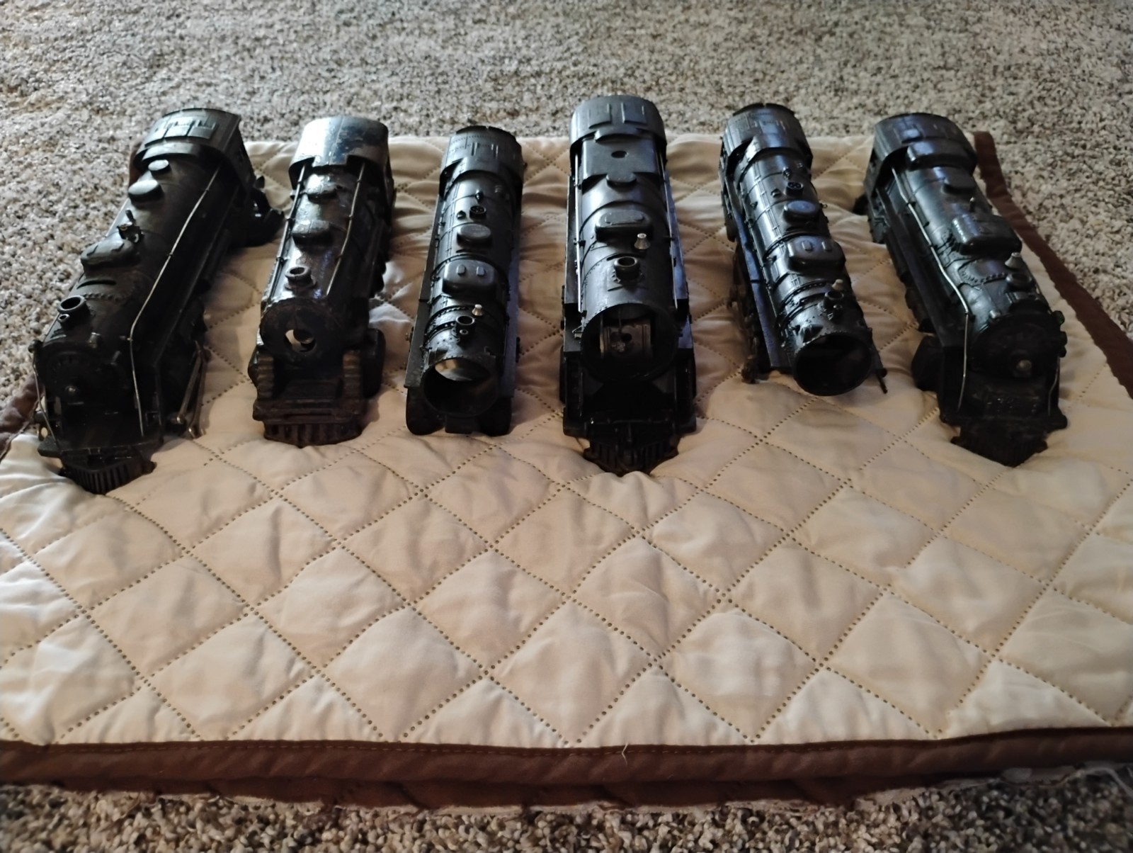 LOT OF 6 LIONEL STEAM LOCOMOTIVE SHELLS