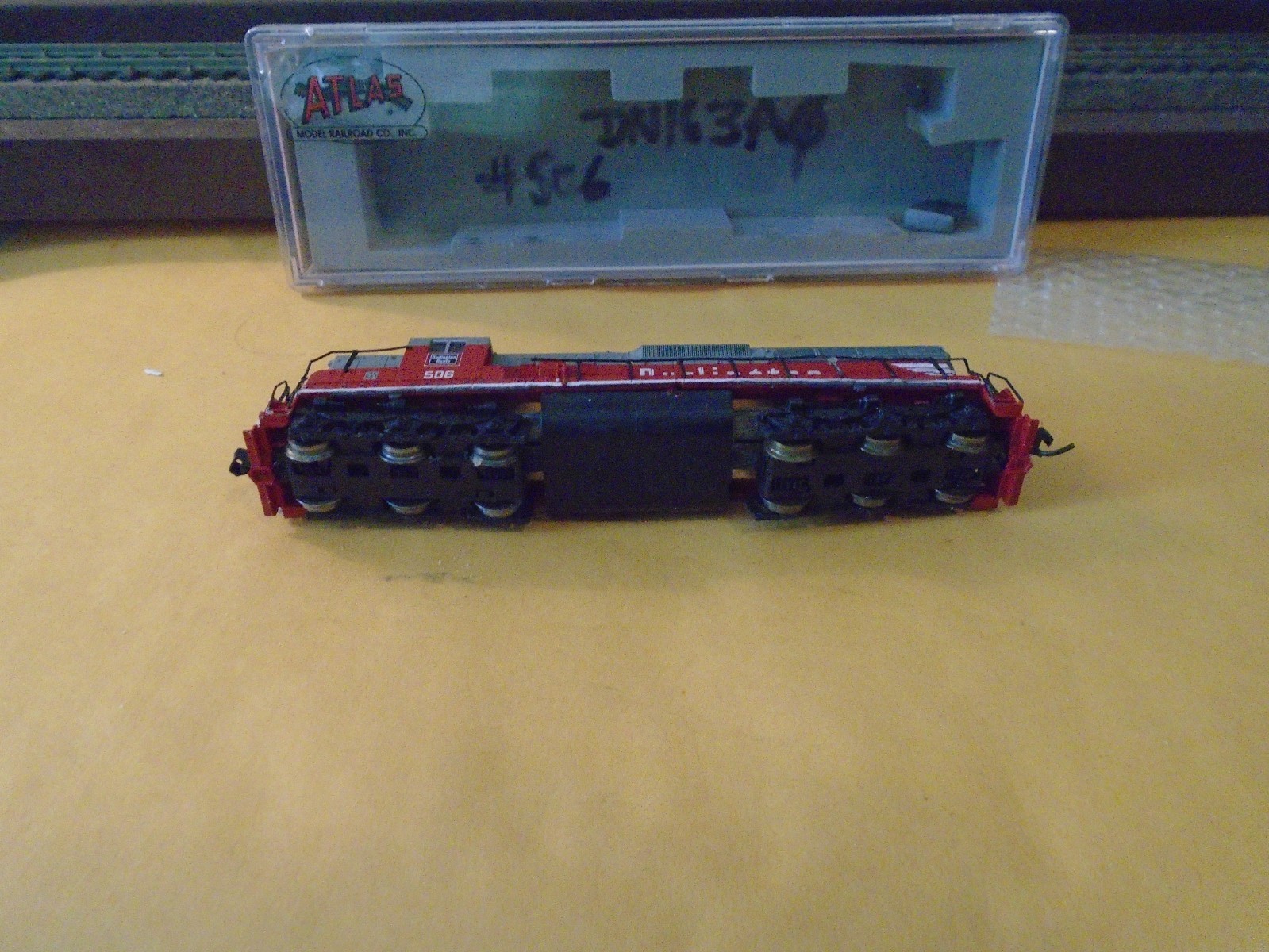 ATLAS #54405 EMD SD-24 DIEEL LOCOMOTIVE – BURLINGTON ROUTE #506 (DCC ADDED) N