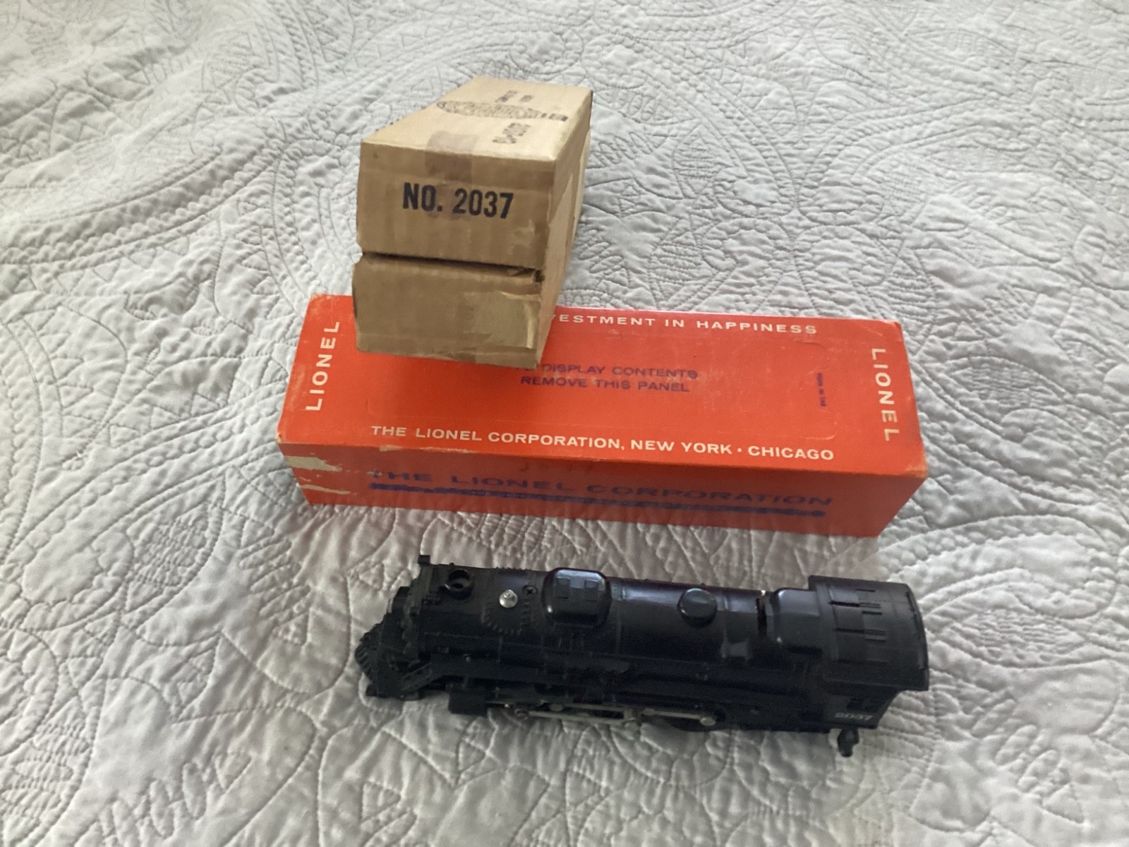 Very Nice Postwar Lionel 2037 Steam Engine from Late 1950s or Early 1960s in OB