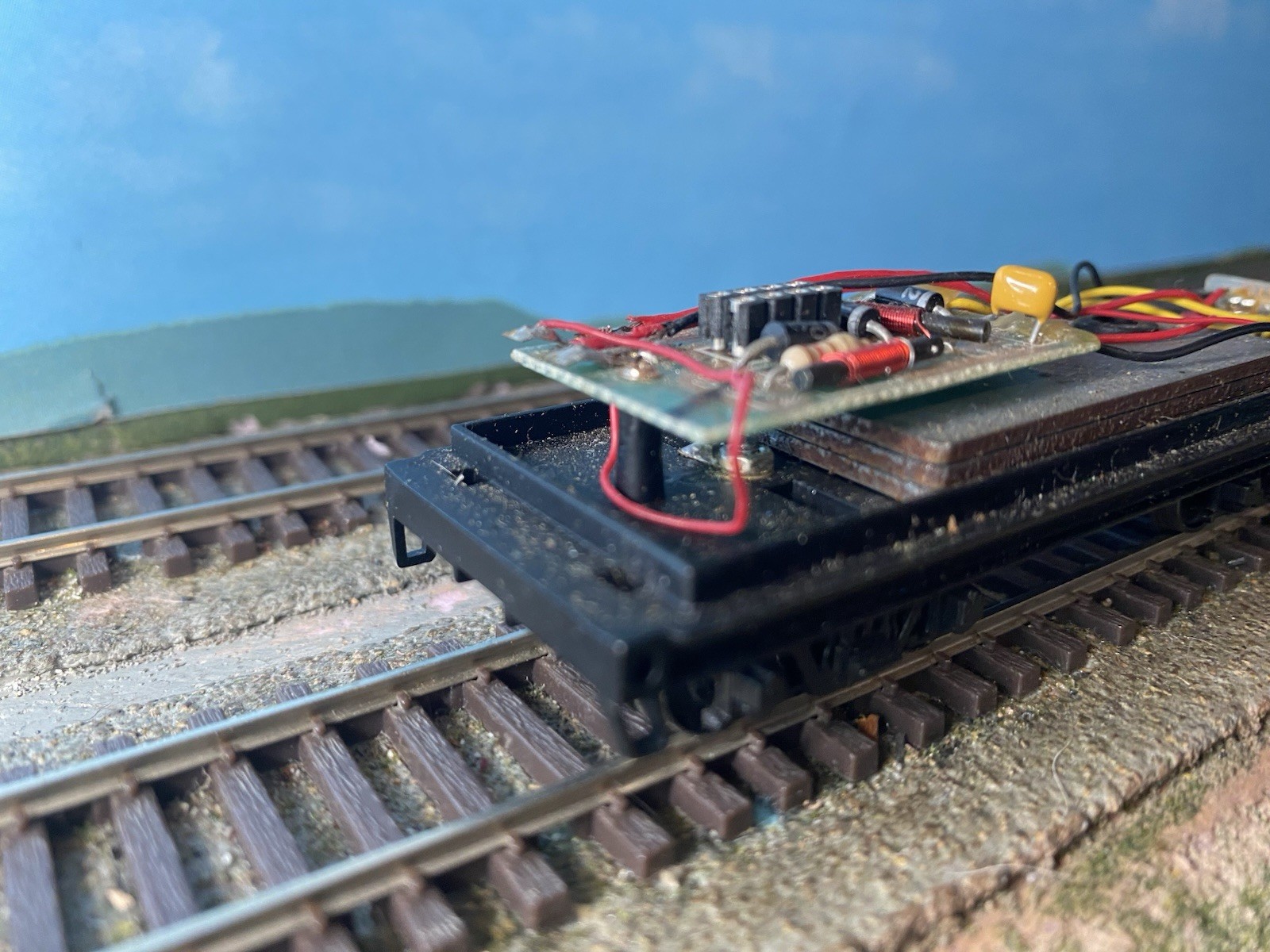HO Bachmann Plus 8 Wheel DCC Ready TENDER ONLY w/ 4/2 Female Plugs. **READ ALL**
