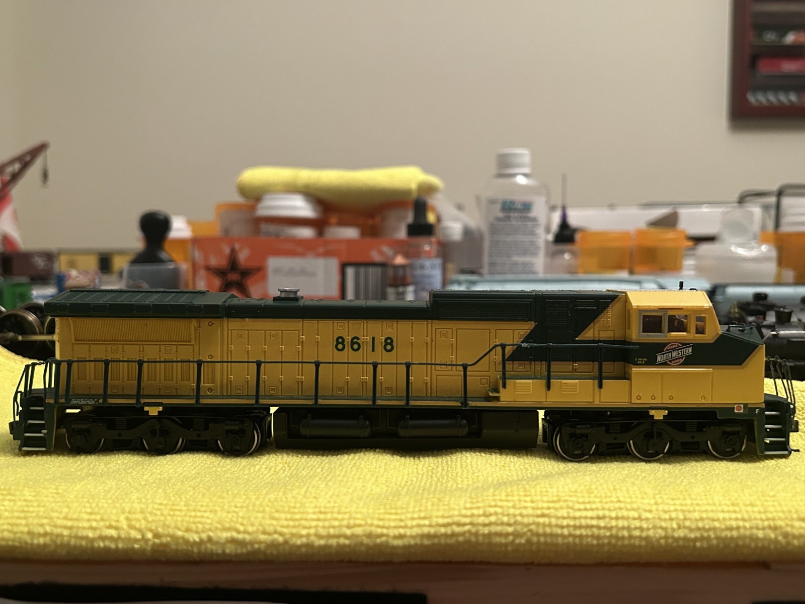 Bachmann Spectrum GE Dash 8-40C Chicago & North Western (C&NW) Pre-owned