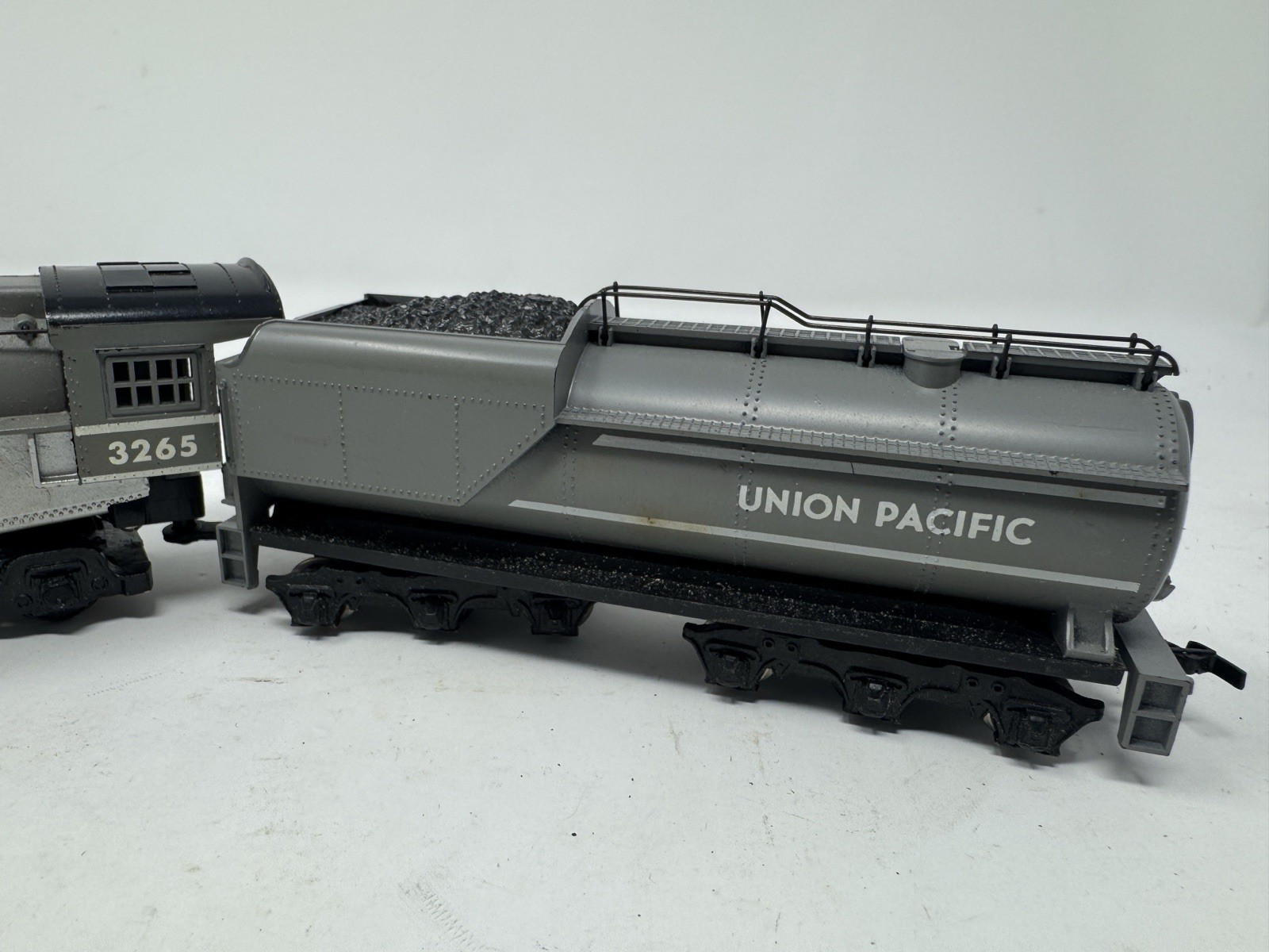 Mantua HO#331-03 Union Pacific 3265 Gray Goose Loco w/power drive & Tandy Tender