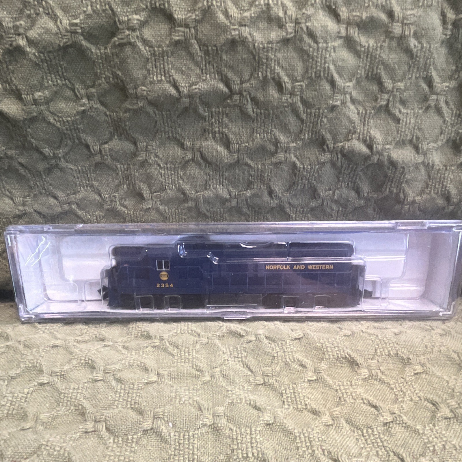 Life-Like N Scale SD7 Diesel Locomotive Norfolk and Western #2354 MPN 7784