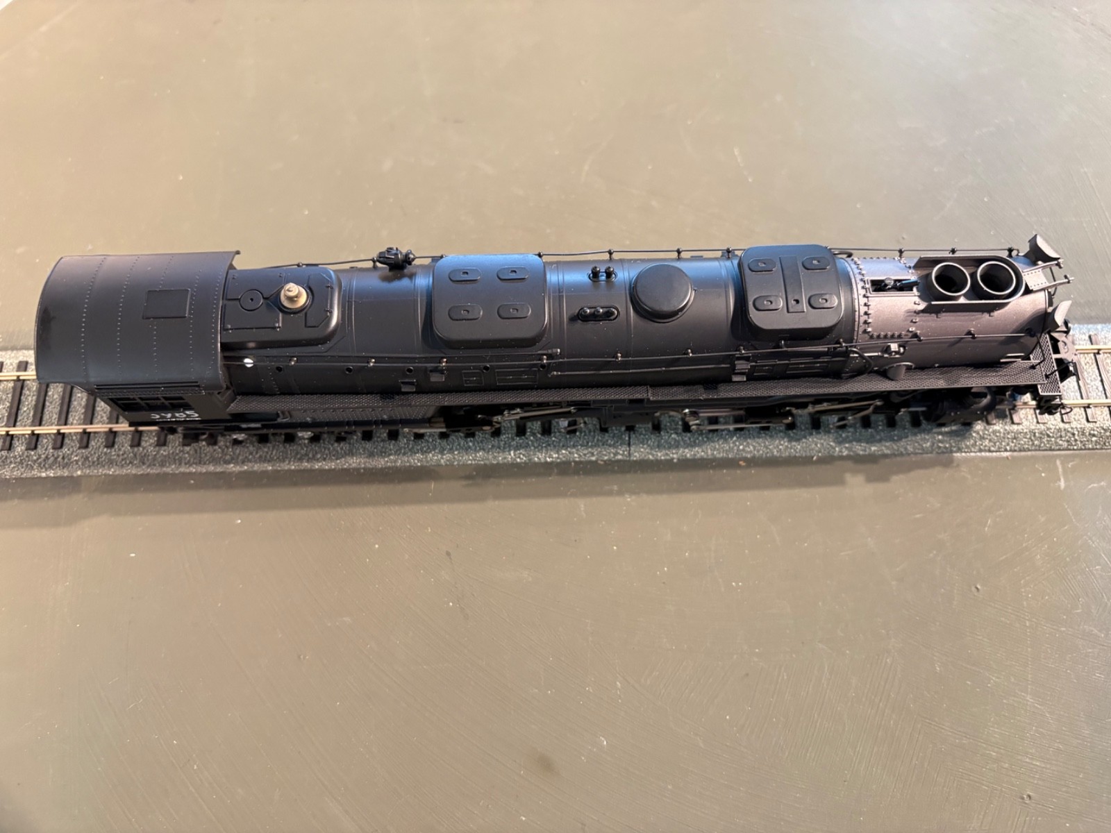 TESTED Rivaossi 4-6-6-4 Union Pacific Challenger #3983 & Tender (26-743)