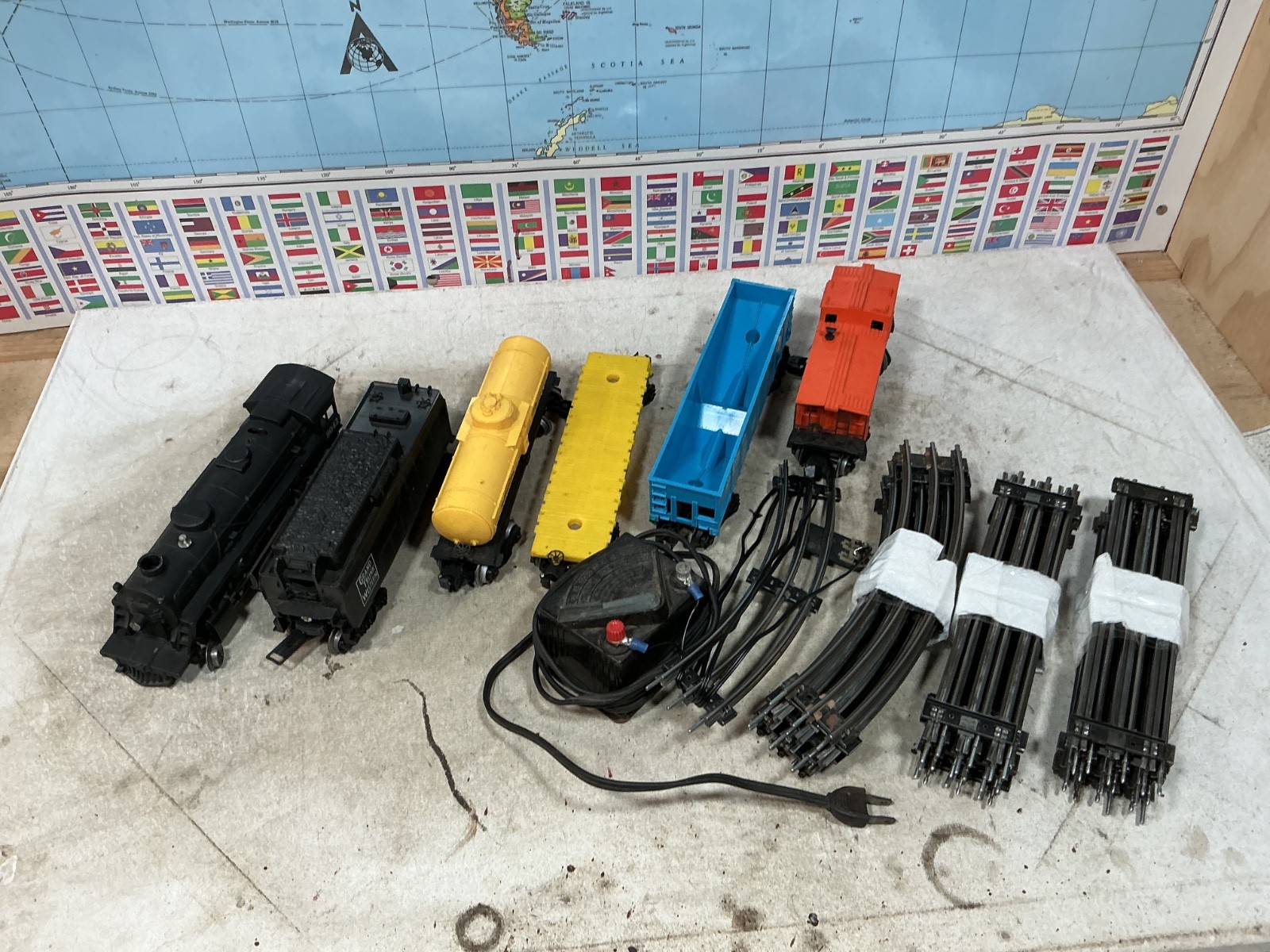 Lionel Set No. 1084 – Steam Engine 8042 SET – 4 freight cars 027