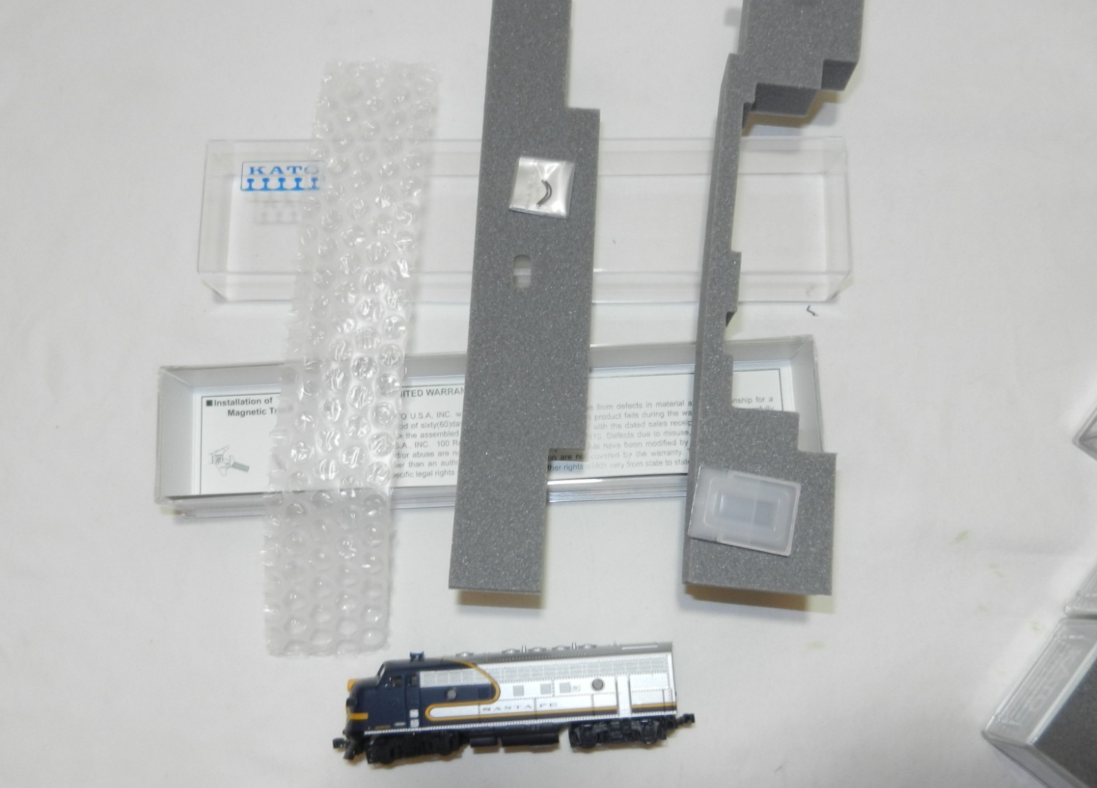 N KATO 176-2126 Santa Fe Blue Bonnet F7A road #325 LNIB