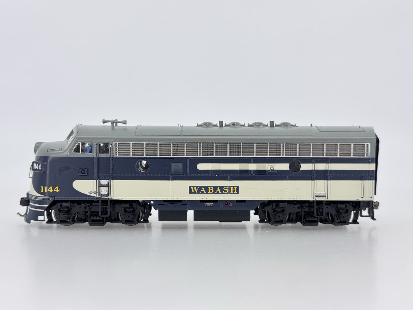 HO Proto 2000 Wabash F7A Powered Diesel Locomotive WAB #1144