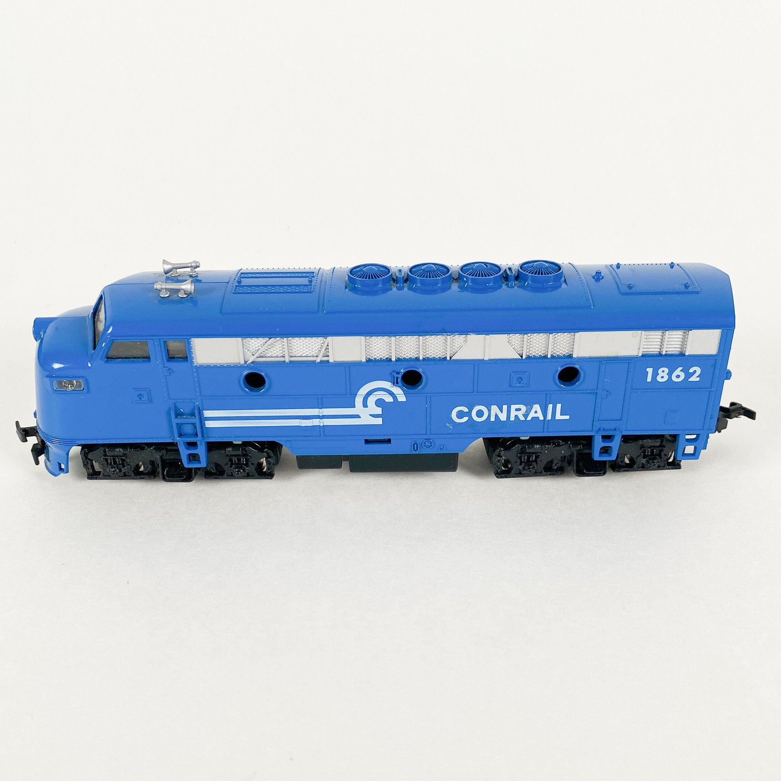 Vintage Model Power HO Scale Conrail EMD F-Unit Diesel Locomotive #1862 Engine