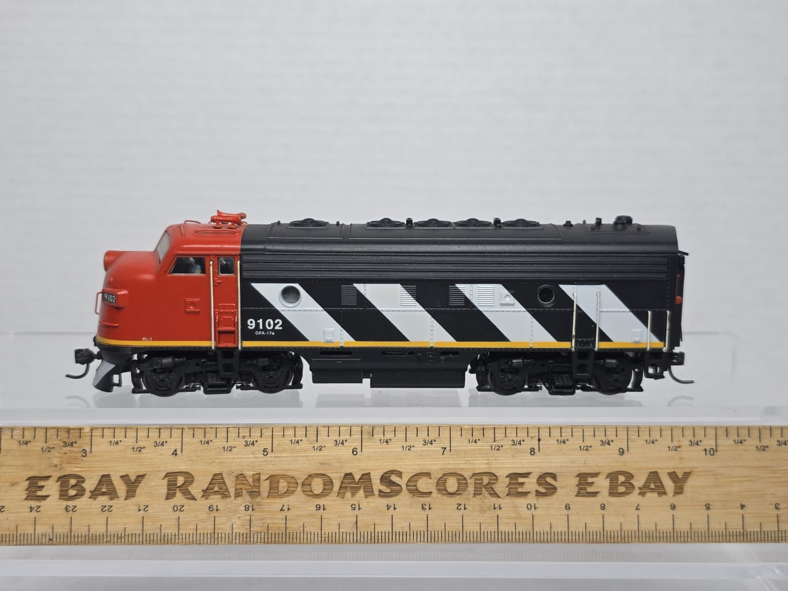 Athearn HO Scale Custom Canadian National CN 9102 F-7 A Diesel Locomotive Kadee