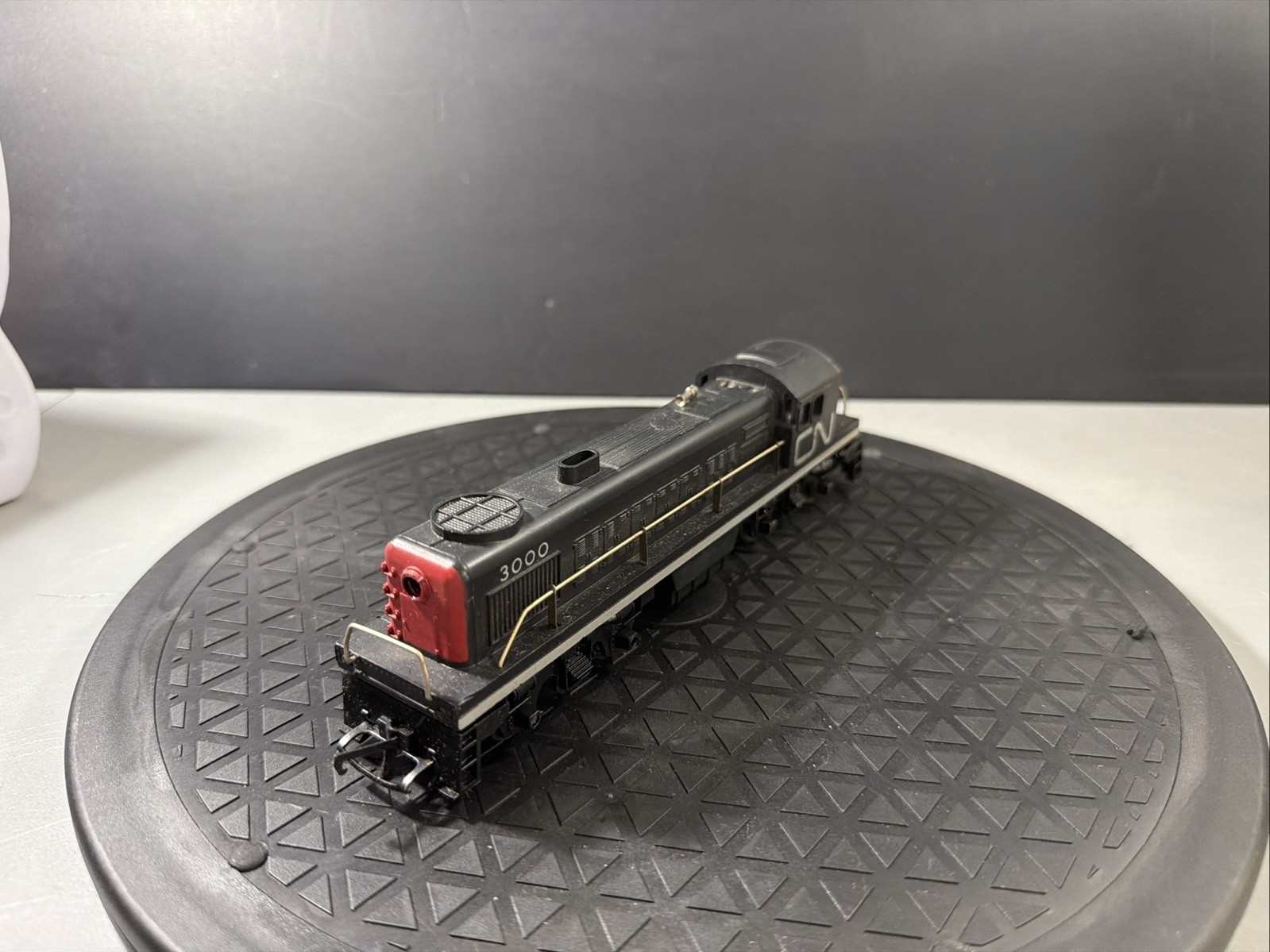 Tri-ang Transcontinental Diesel Switcher. Canadian National F.17